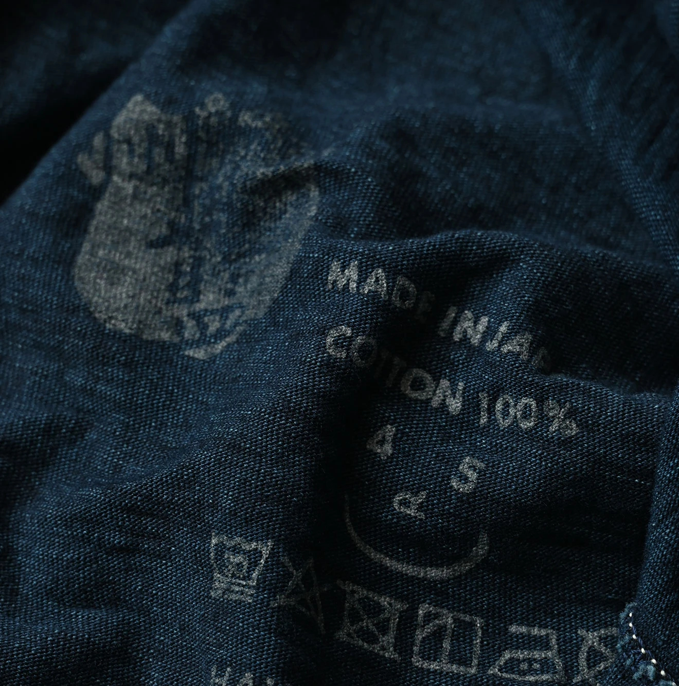 45R(フォーティファイブアール) |クレリックアーチロゴプリントの908Tシャツ（インディゴ）