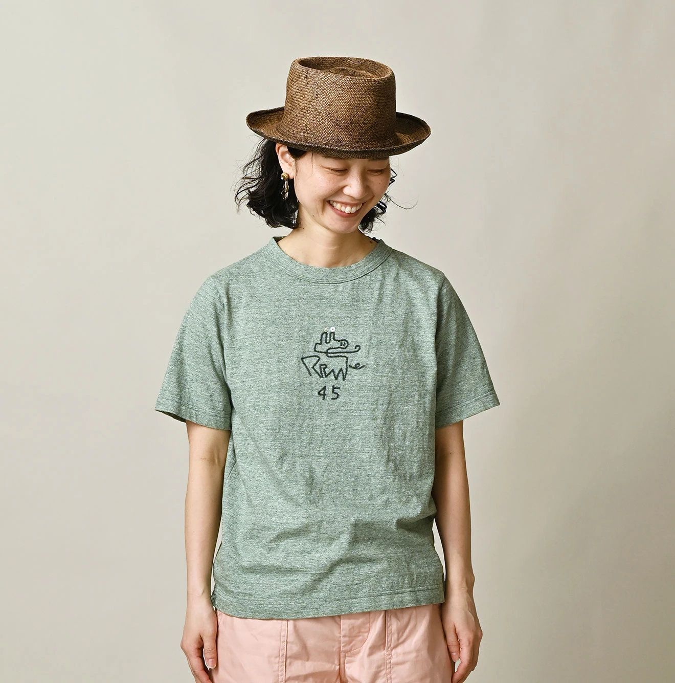 45R(フォーティファイブアール) |ナスッピー刺繍の908Tシャツ（トップ）