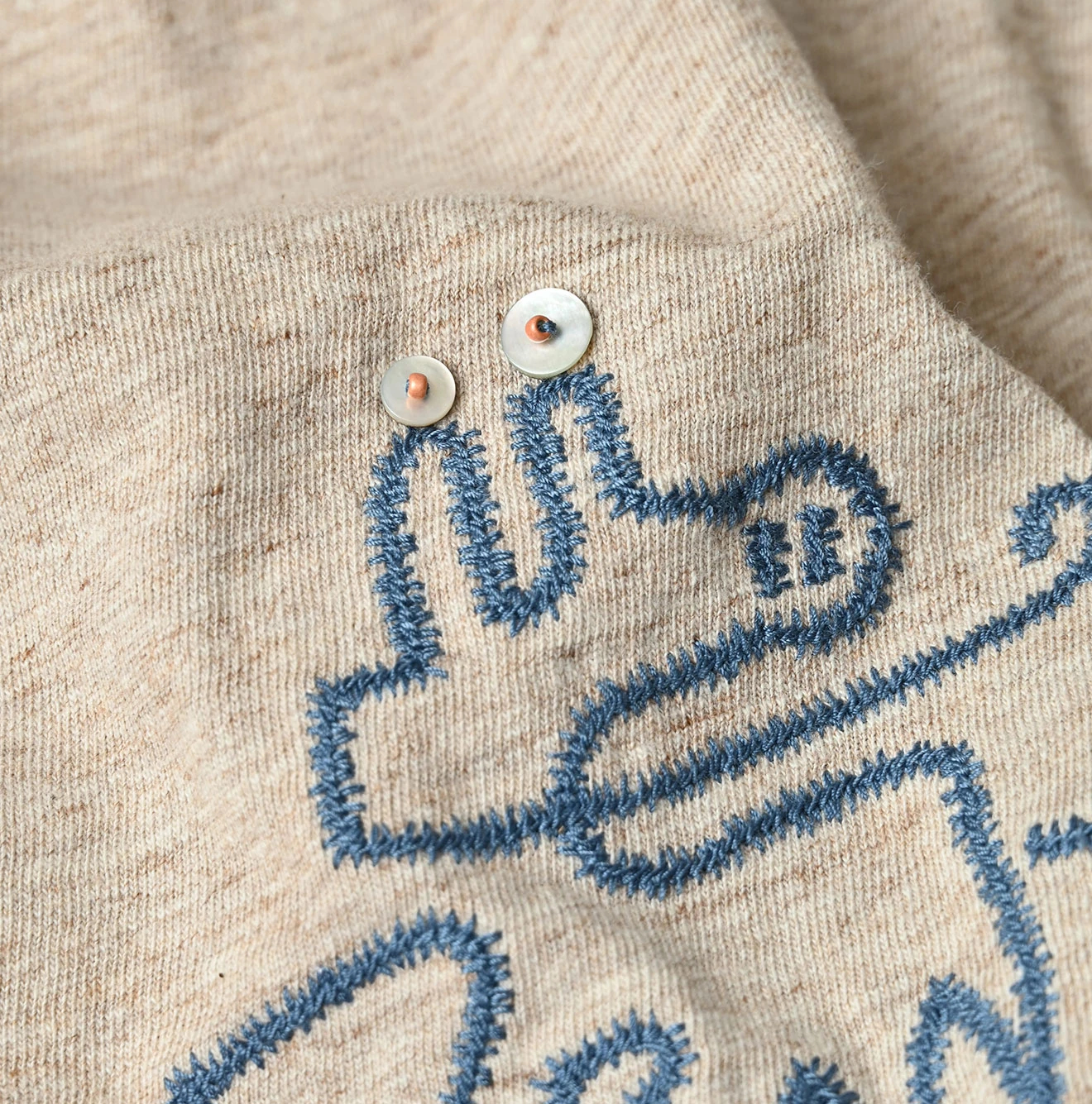 45R(フォーティファイブアール) |ナスッピー刺繍の908Tシャツ（トップ）