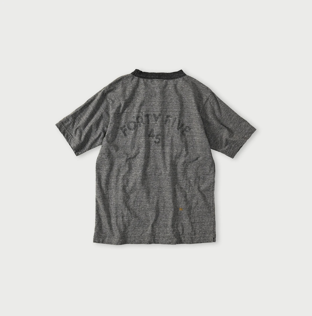 45R(フォーティファイブアール) |クレリックアーチロゴプリントの908Tシャツ（トップ）