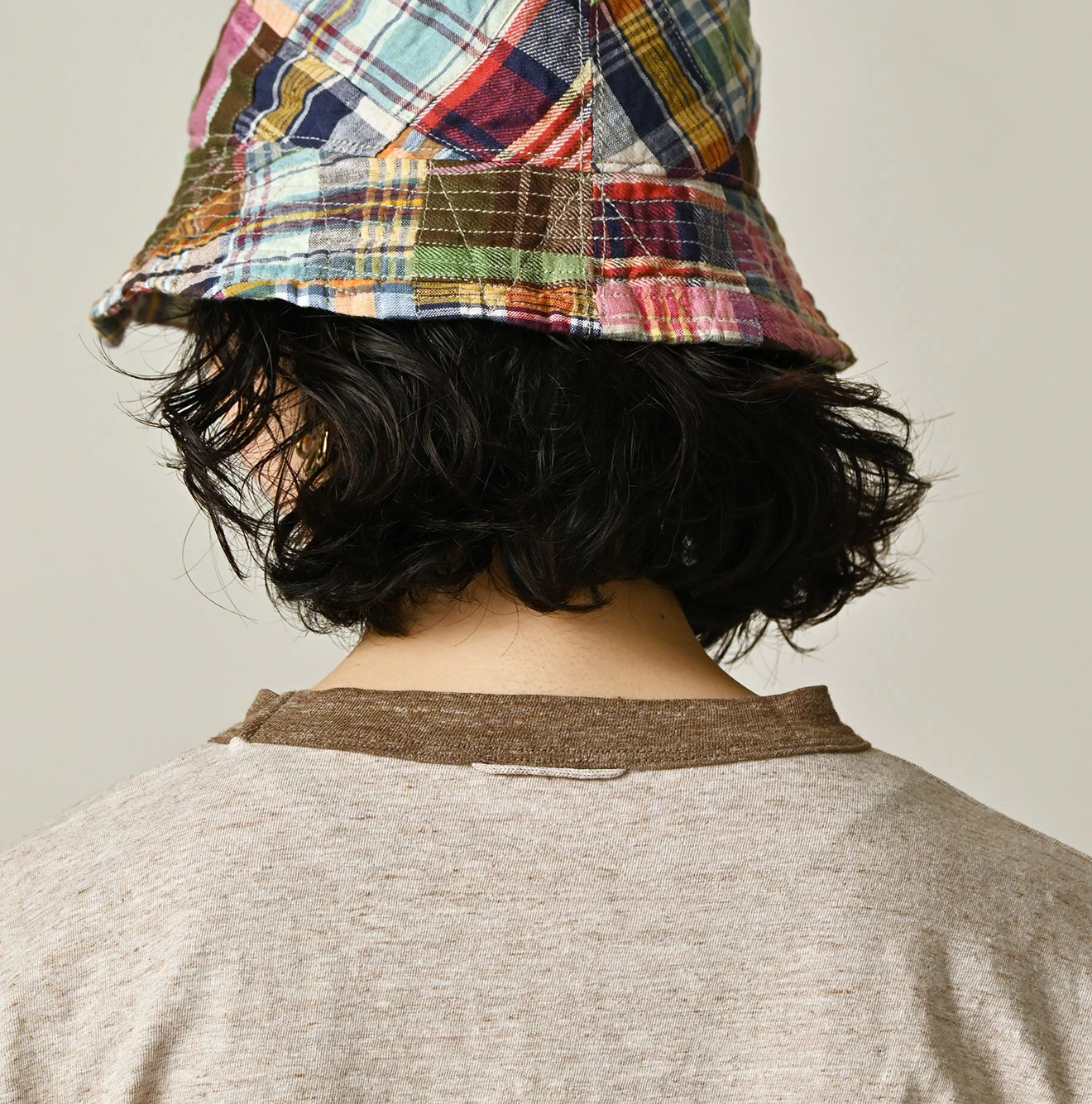 45R(フォーティファイブアール) |クレリックアーチロゴプリントの908Tシャツ（トップ）