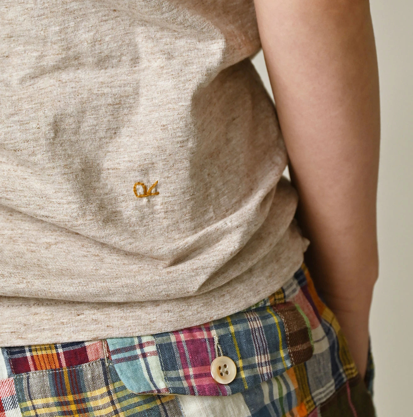 45R(フォーティファイブアール) |クレリックアーチロゴプリントの908Tシャツ（トップ）