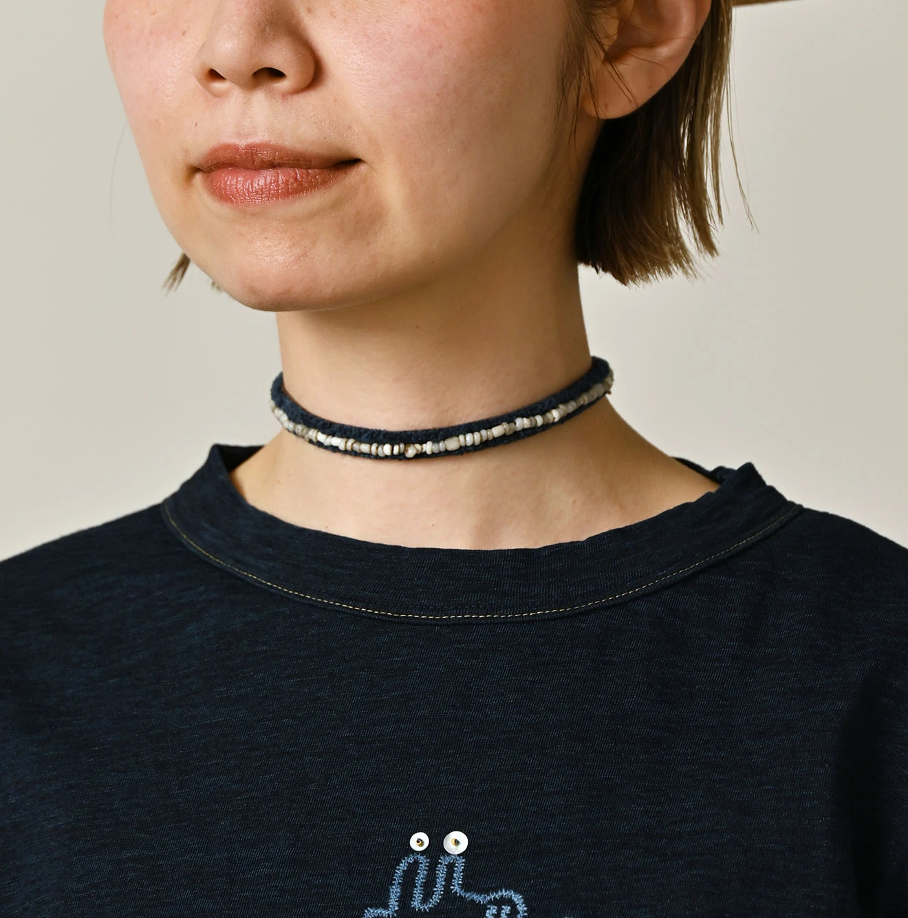 45R（フォーティファイブアール）| ナスッピー刺繍の908Tシャツ