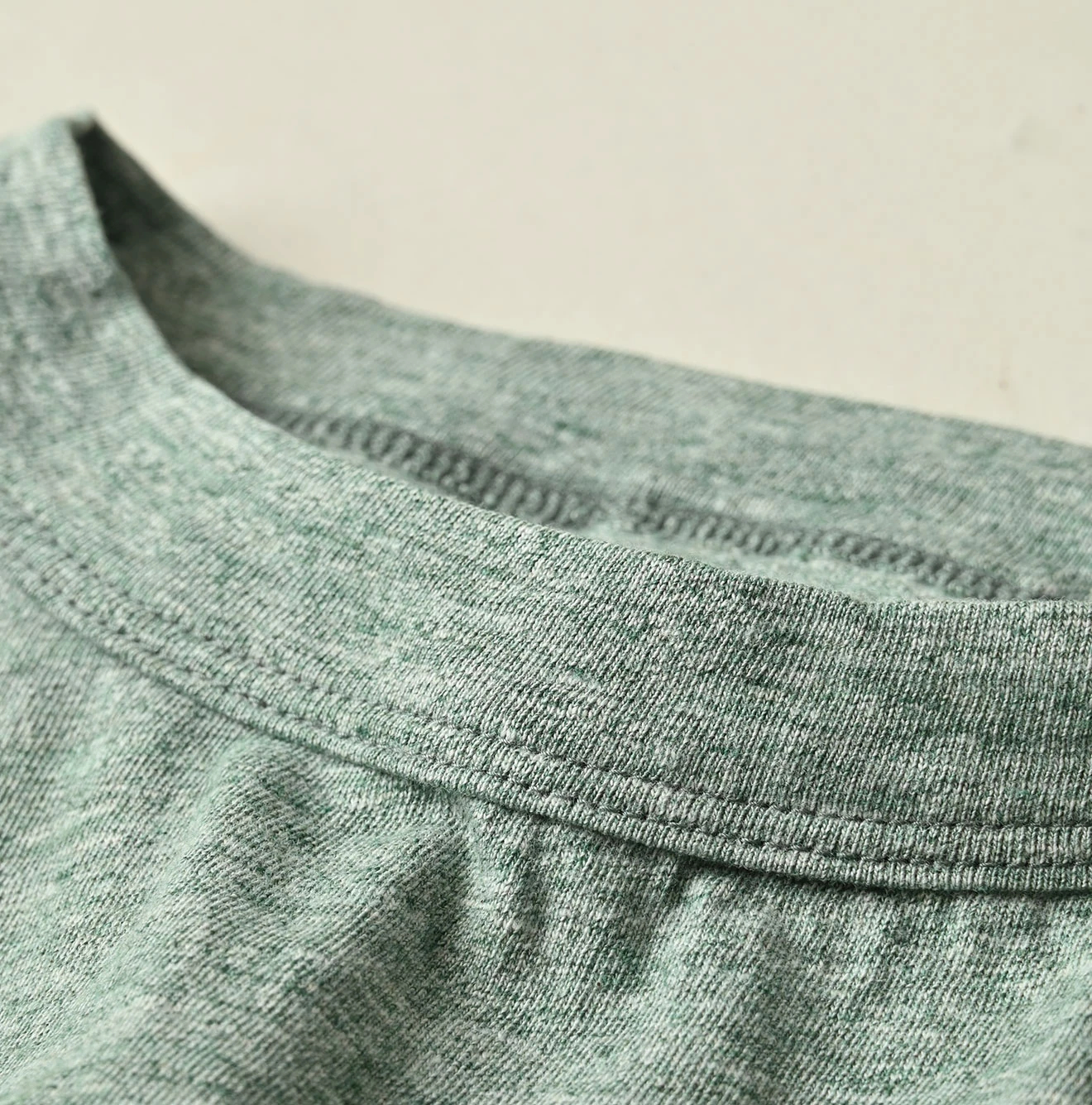 45R(フォーティファイブアール) |ナスッピープリントの908オーシャンTシャツ（トップ）