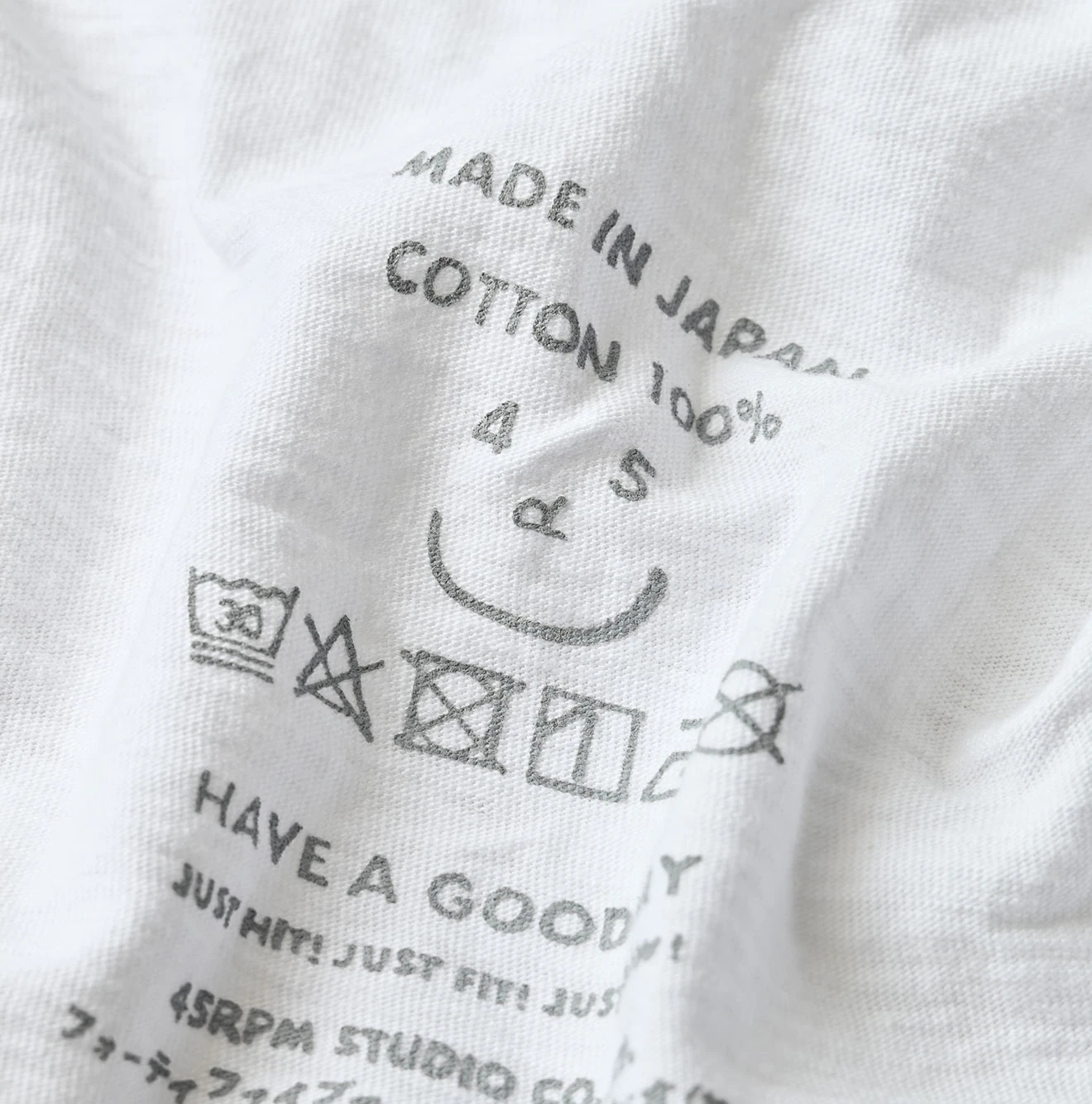 45R(フォーティファイブアール) |ナスッピープリントの908オーシャンTシャツ