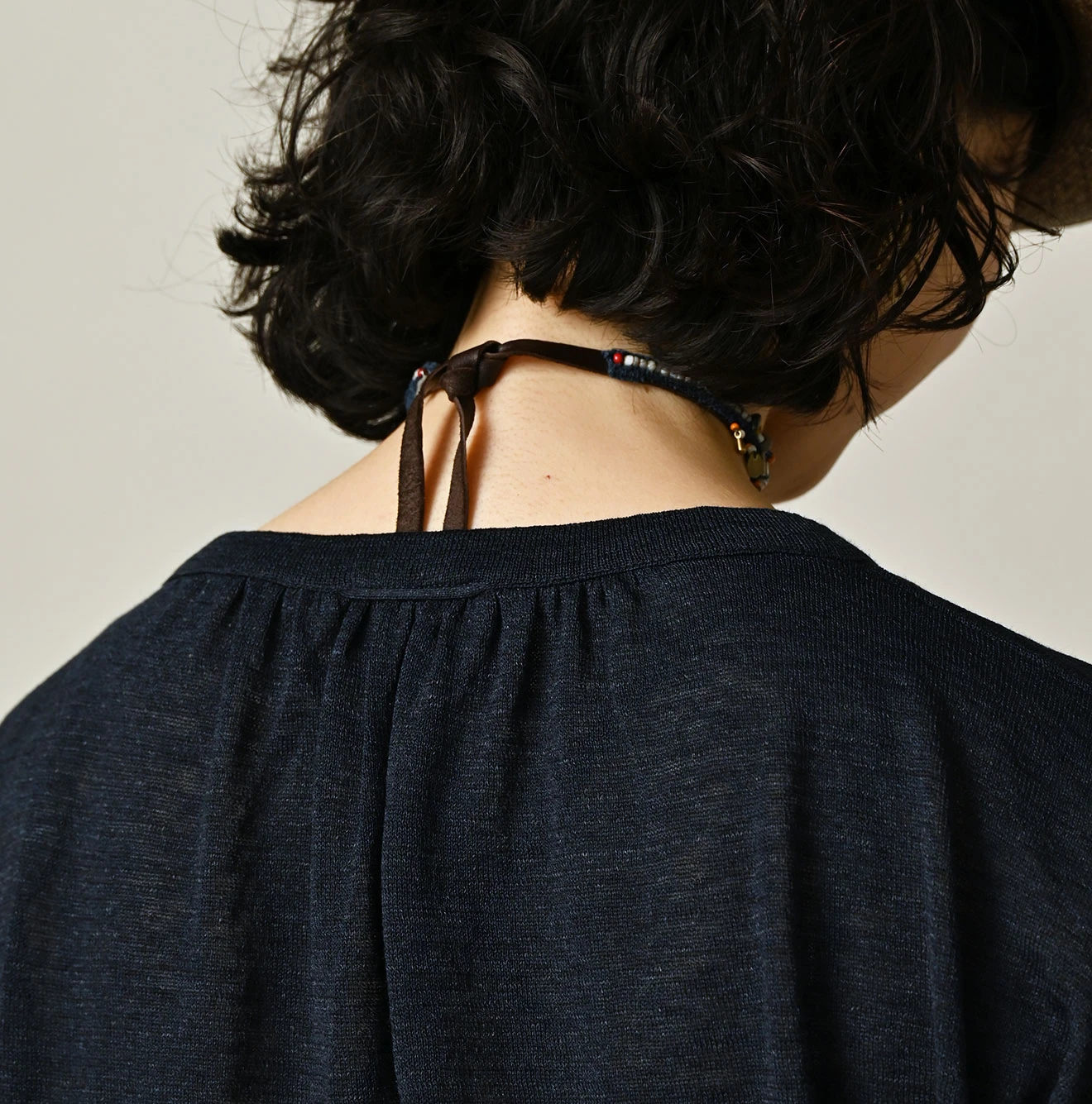 45R(フォーティファイブアール) |ギマのギャザーブラウス（インディゴ）