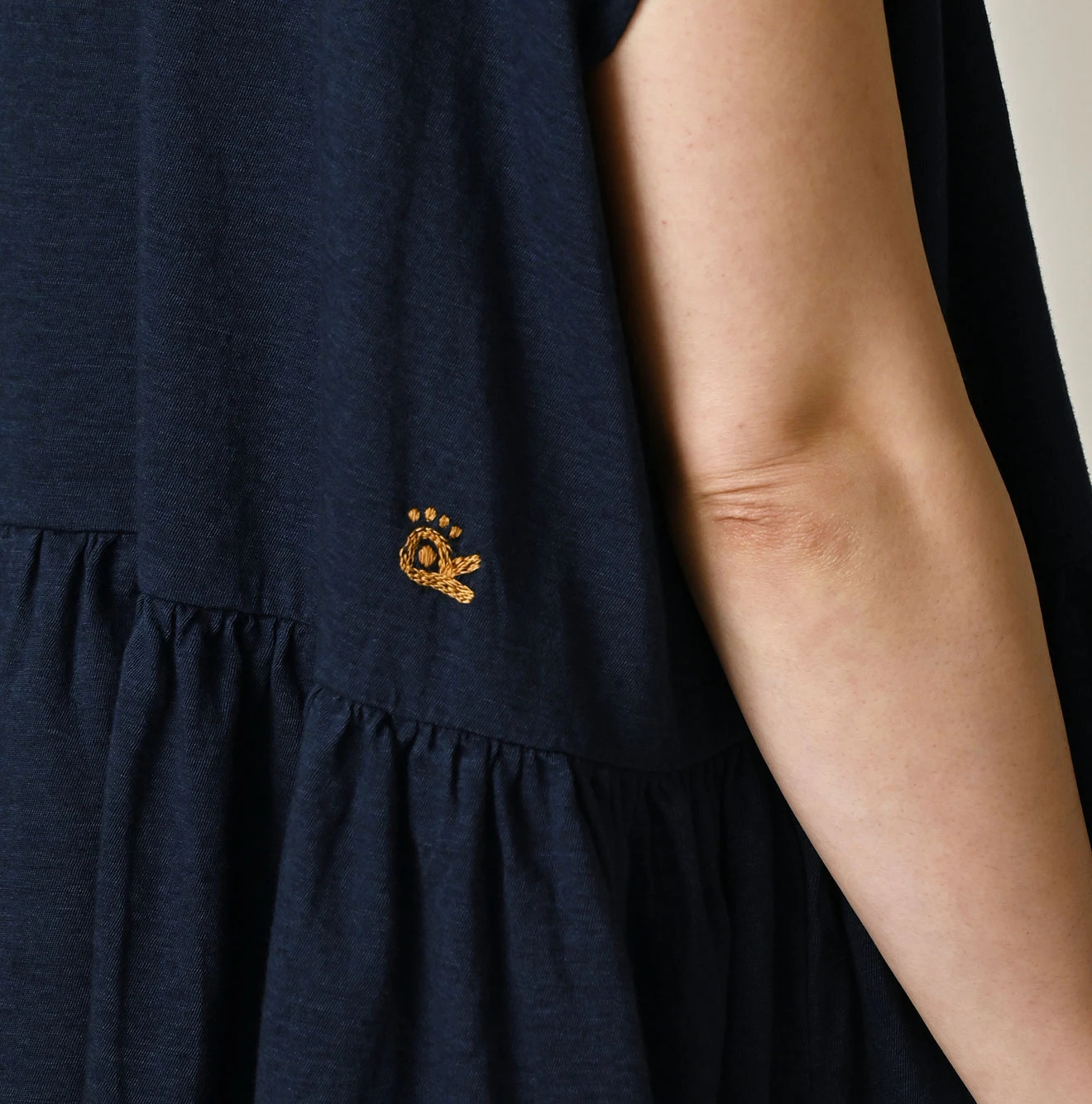 45R(フォーティファイブアール) |ONEONE 宝物のいろいろ天竺ギャザーＭキャミ（インディゴ）