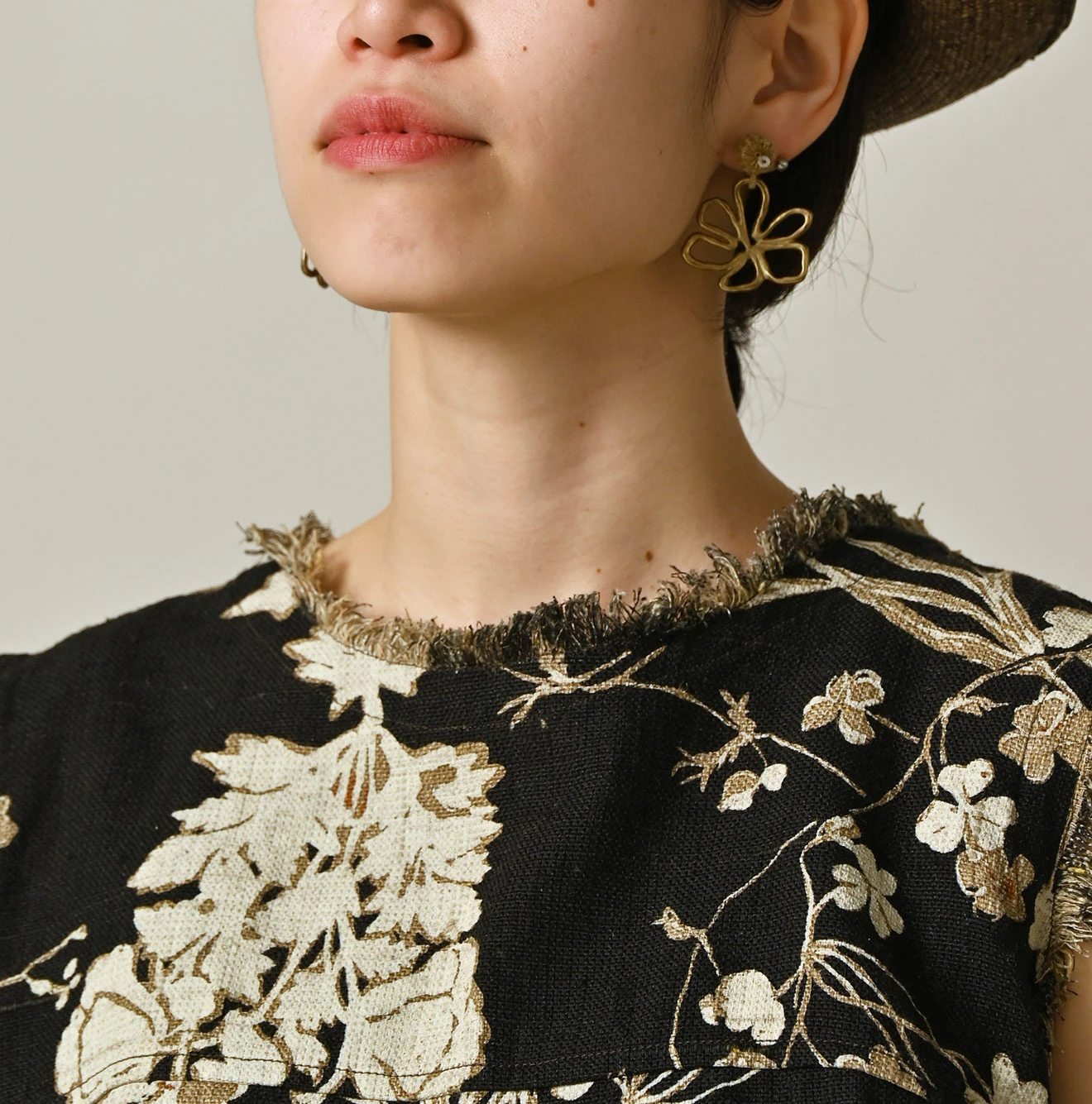 45R(フォーティファイブアール) |ギマゴザダックリンネルプリントのノースリーブトップ