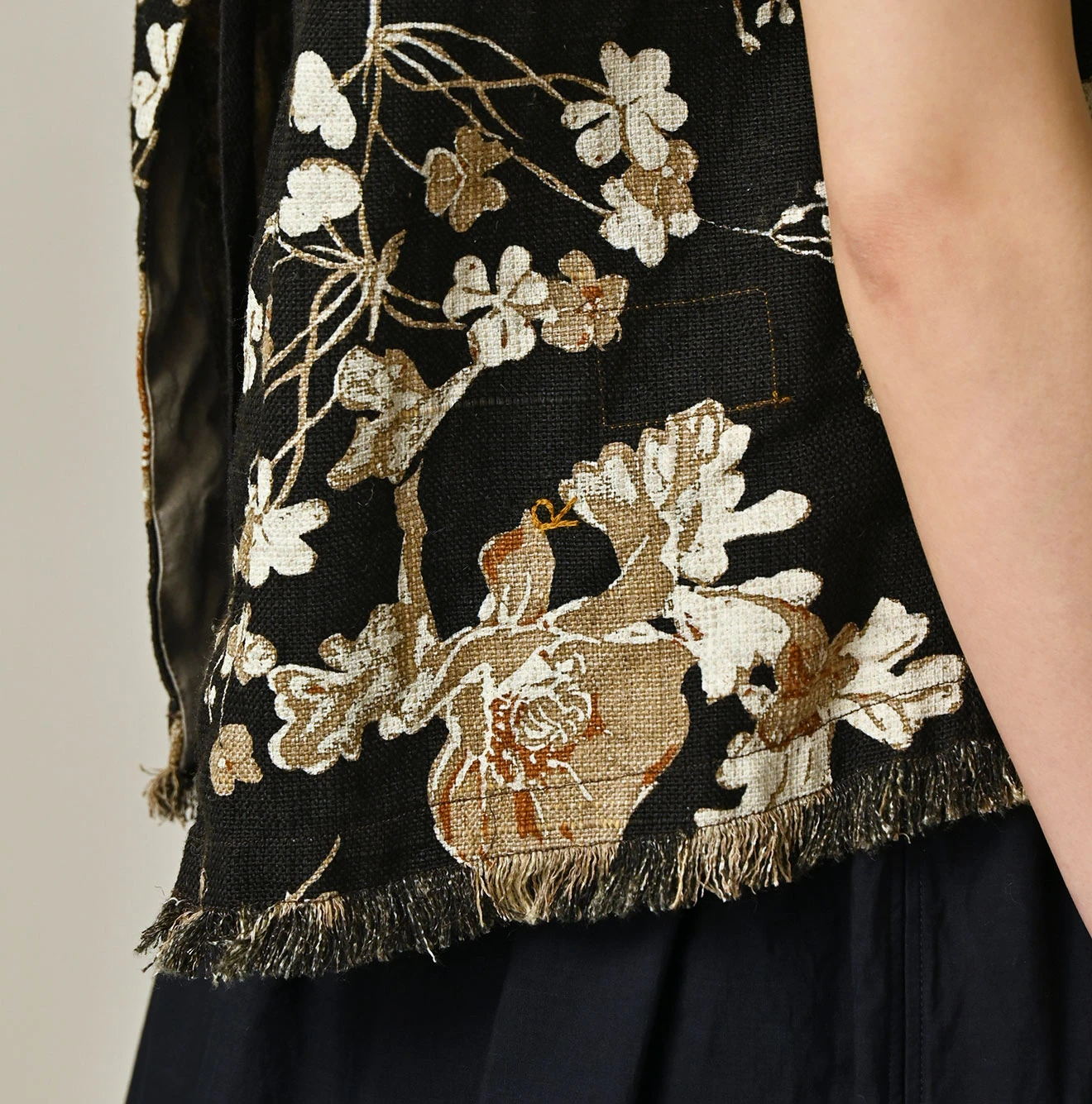 45R(フォーティファイブアール) |ギマゴザダックリンネルプリントのノースリーブトップ