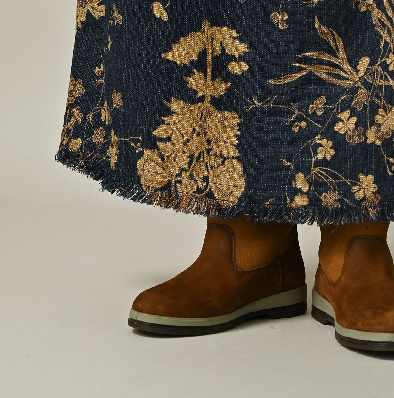 45R(フォーティファイブアール) |ギマゴザダックリンネルプリントのイージーエプロンスカート（インディゴ）