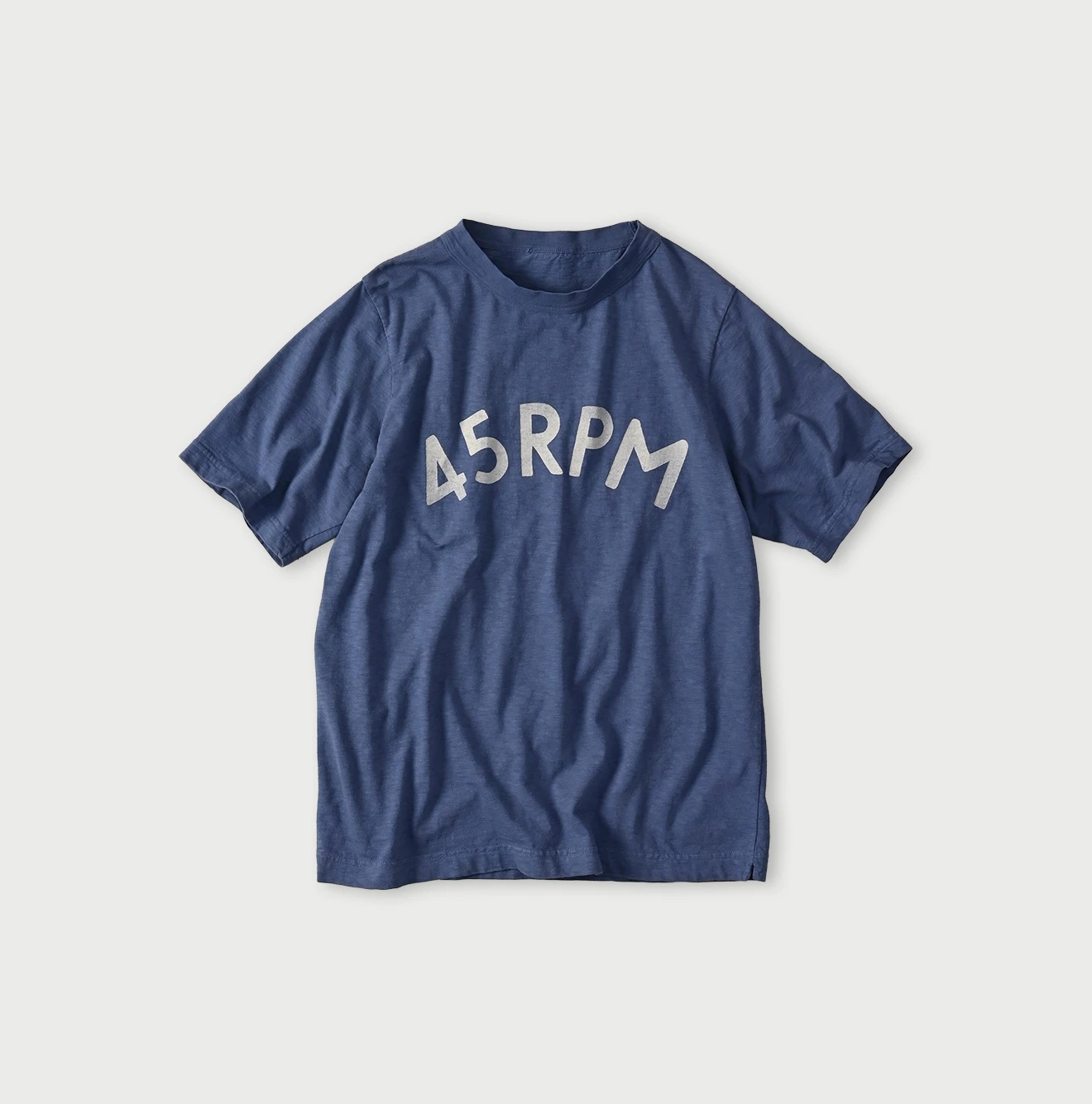 45R(フォーティファイブアール) |ビッグロゴプリントの908Tシャツ