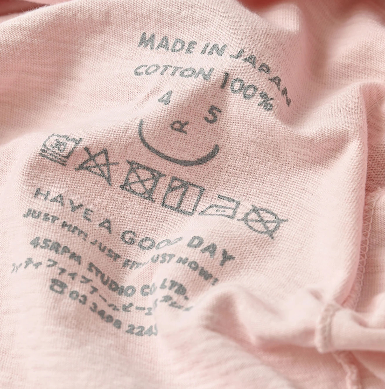 45R(フォーティファイブアール) |ビッグロゴプリントの908Tシャツ