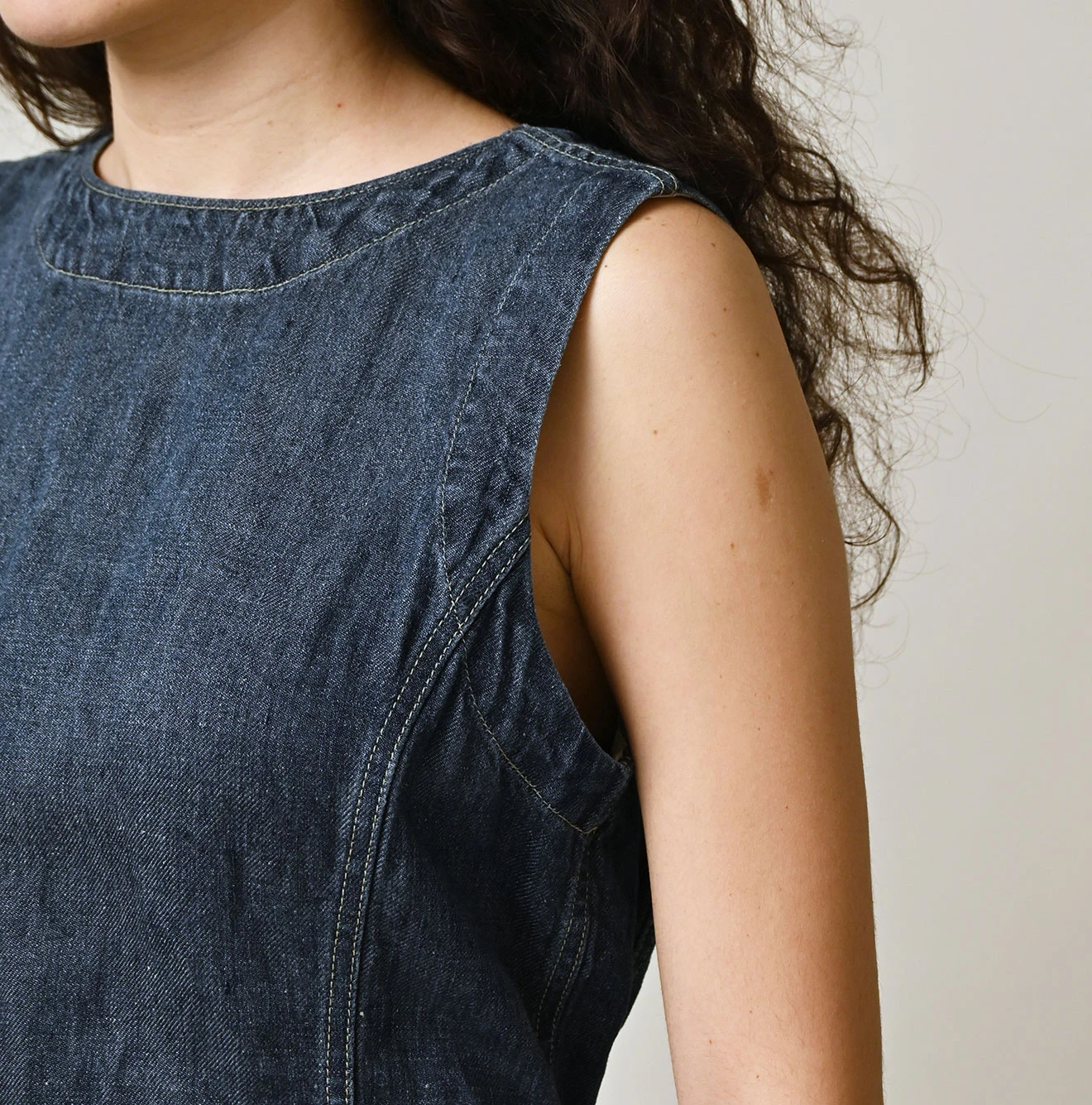 45R(フォーティファイブアール) |リネンデニムのオープンノースリーブ（重）