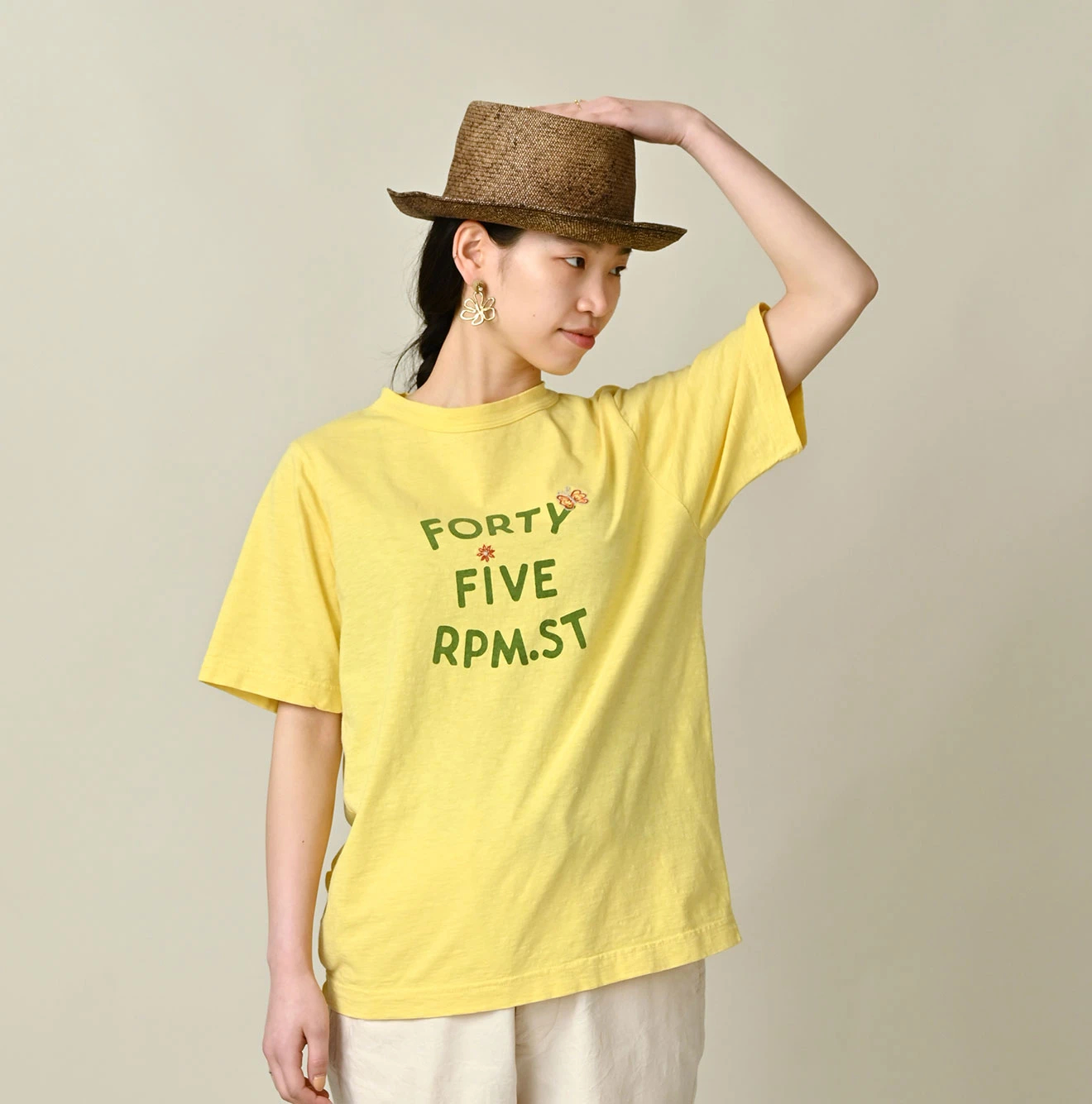 45R(フォーティファイブアール) |アゲハ刺繍ロゴプリントの908Tシャツ