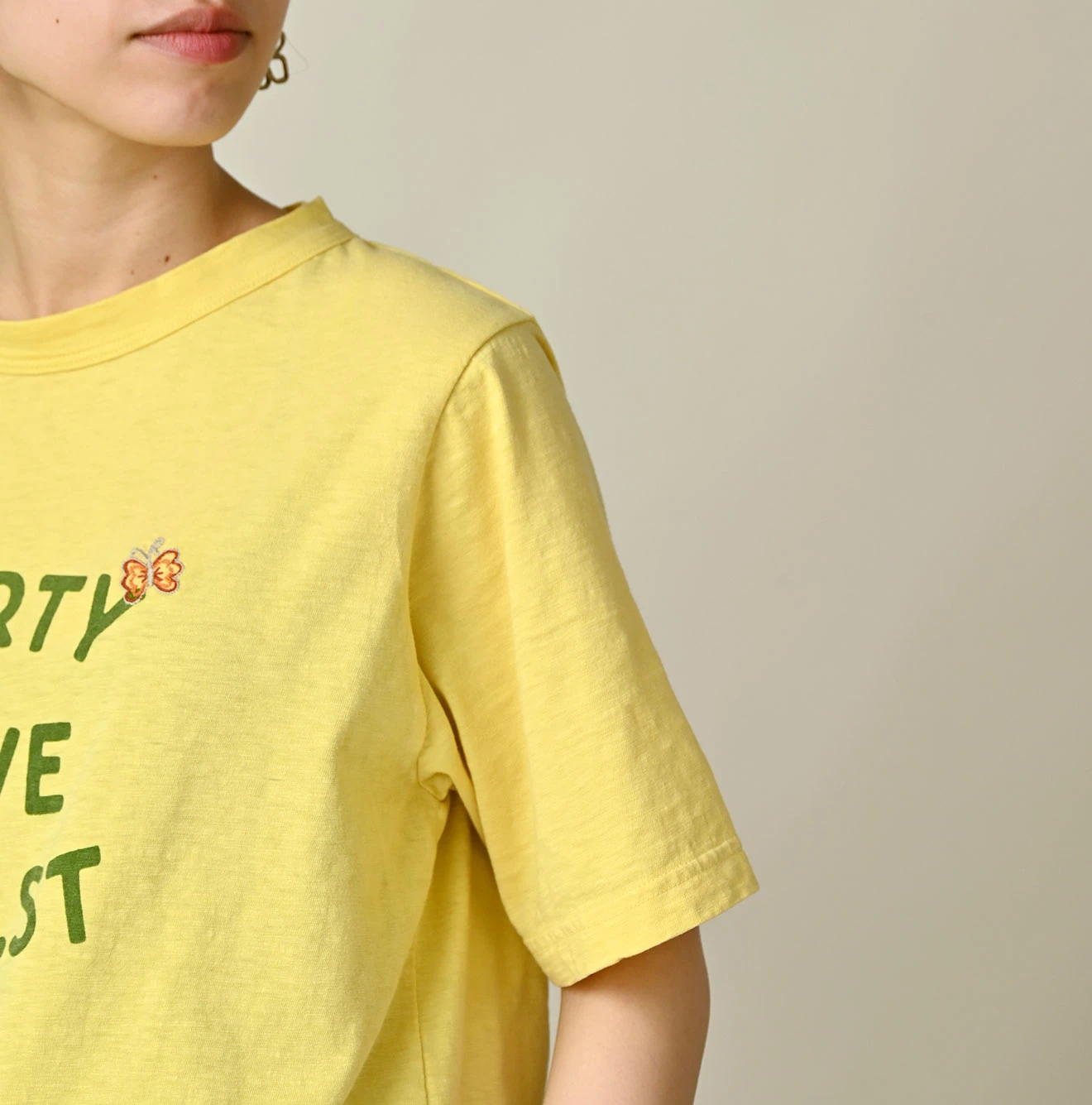 45R(フォーティファイブアール) |アゲハ刺繍ロゴプリントの908Tシャツ