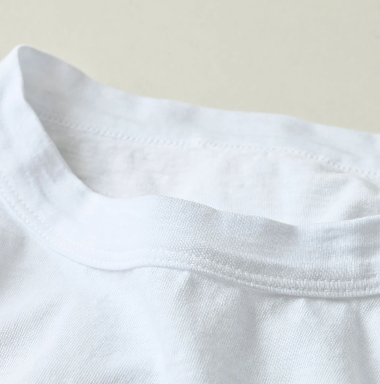 45R(フォーティファイブアール) |アゲハ刺繍ロゴプリントの908Tシャツ