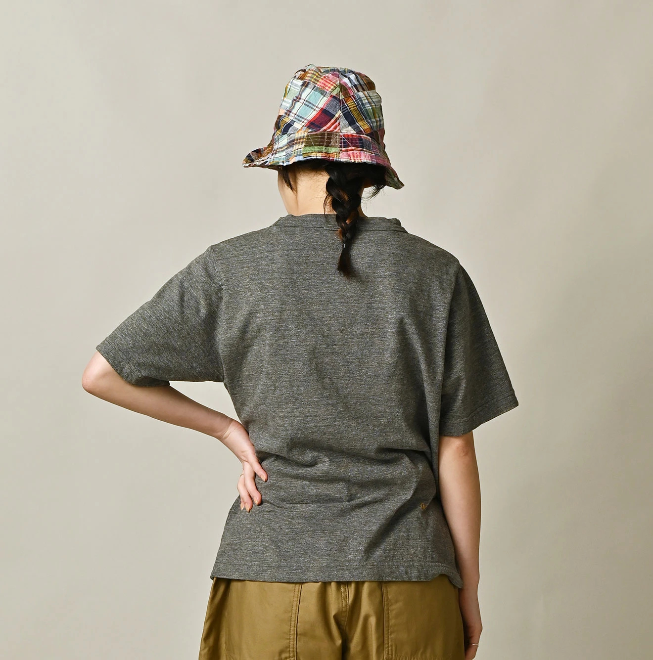 45R(フォーティファイブアール) |アゲハ刺繍ロゴプリントの908Tシャツ（トップ）