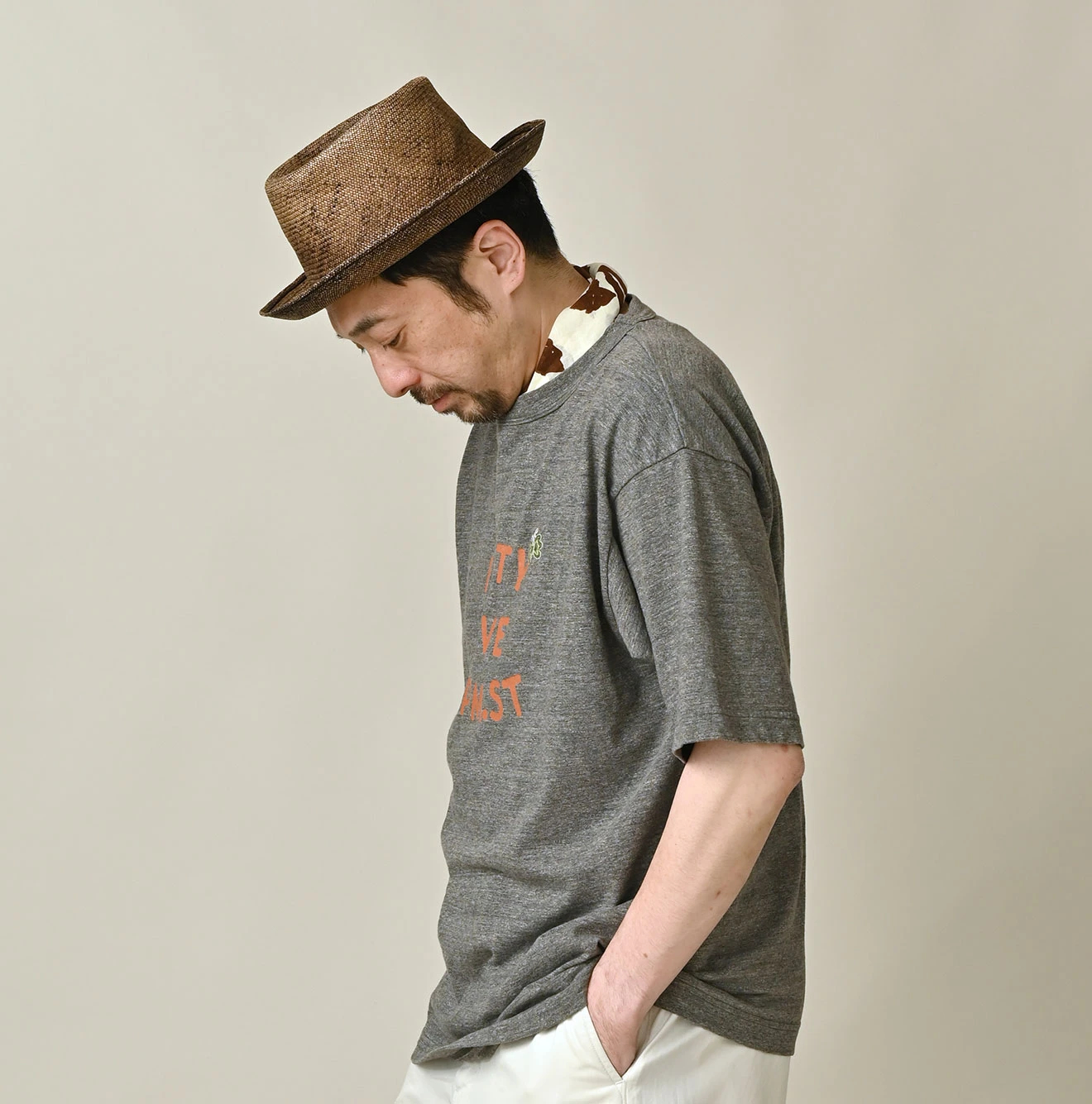 45R(フォーティファイブアール) |アゲハ刺繍ロゴプリントの908Tシャツ（トップ）