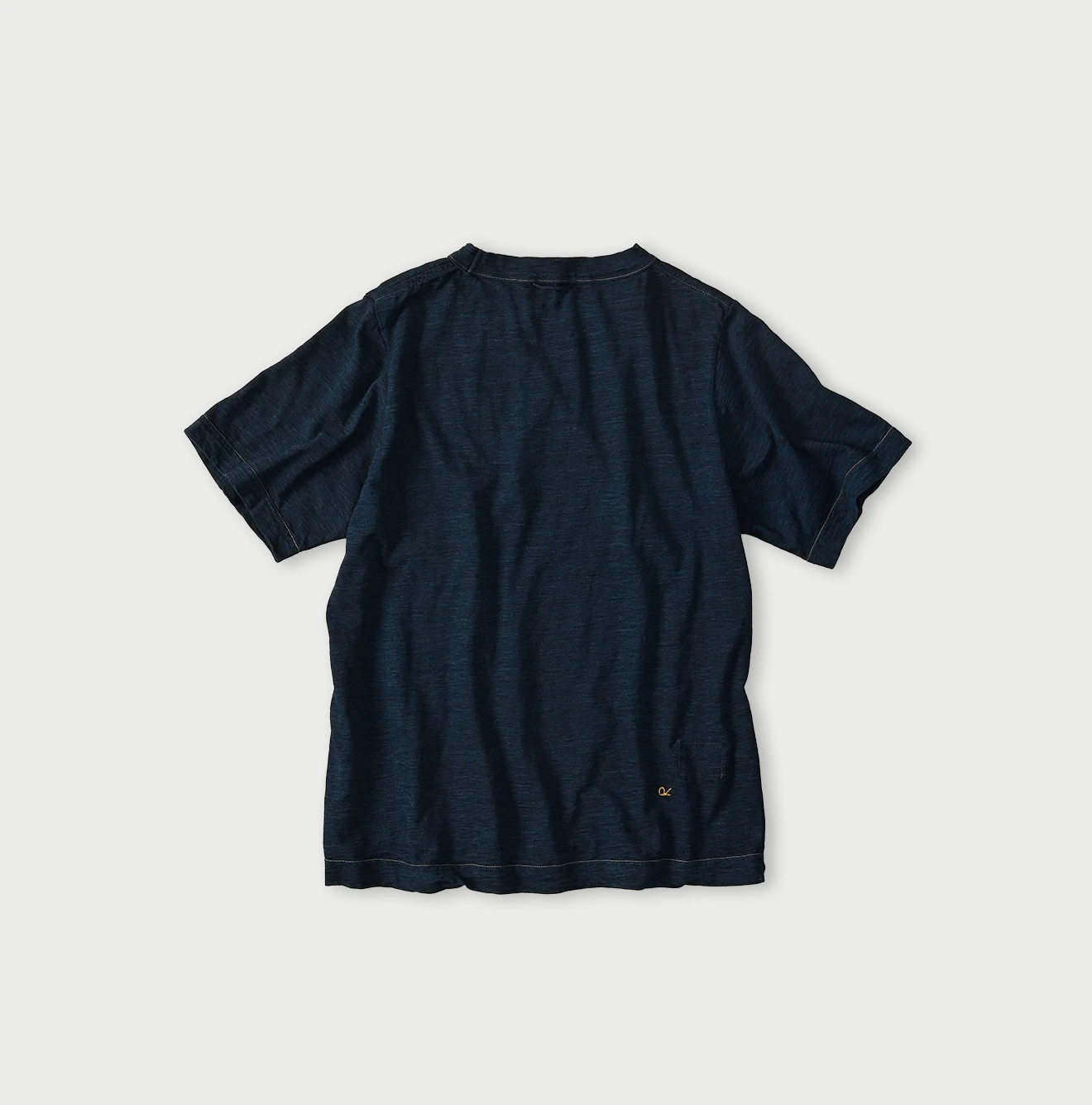 45R(フォーティファイブアール) |アゲハ刺繍ロゴプリントの908Tシャツ（インディゴ）