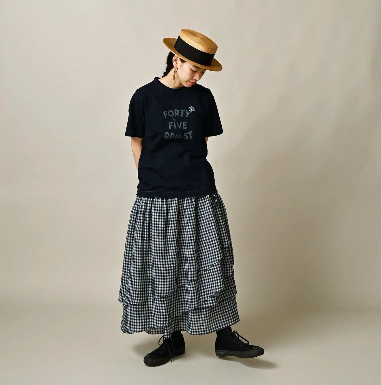 45R(フォーティファイブアール) |アゲハ刺繍ロゴプリントの908Tシャツ（インディゴ）