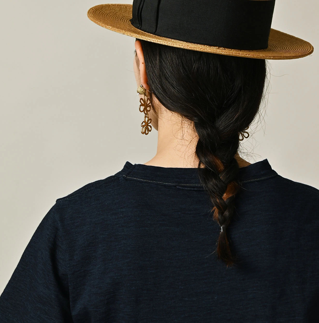 45R(フォーティファイブアール) |アゲハ刺繍ロゴプリントの908Tシャツ（インディゴ）