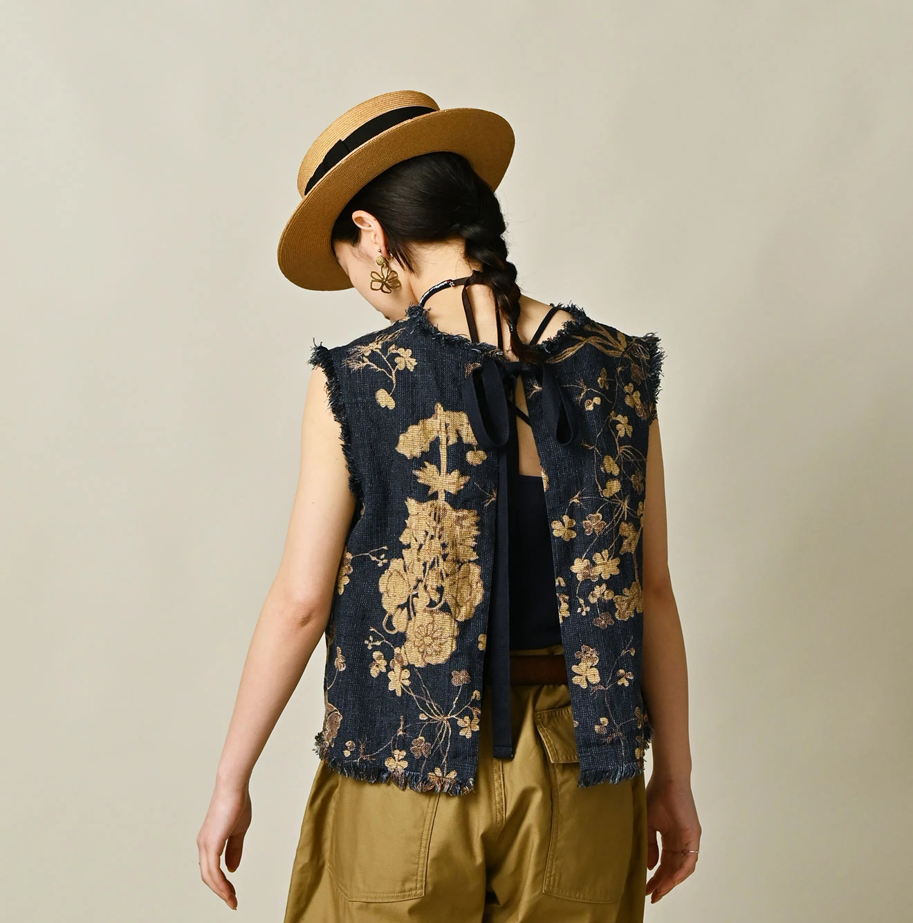 45R(フォーティファイブアール) |ギマゴザダックリンネルプリントのノースリーブトップ（インディゴ）