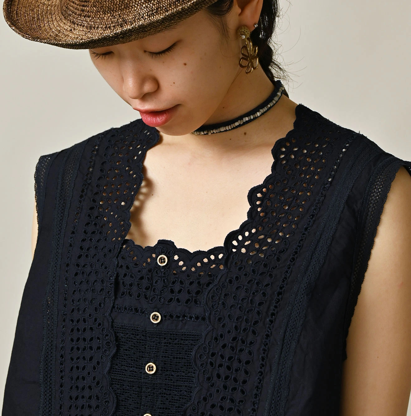 45R(フォーティファイブアール) |バチストカットワークのノースリーブトップ（インディゴ）