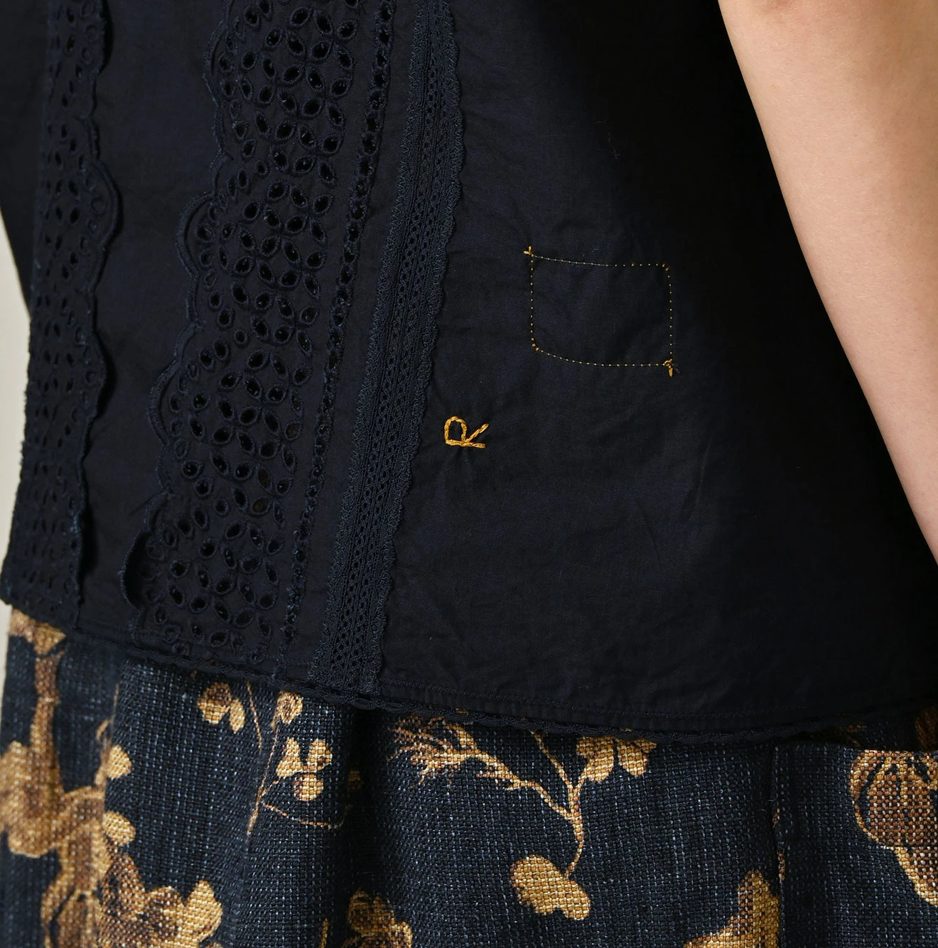 45R(フォーティファイブアール) |バチストカットワークのノースリーブトップ（インディゴ）