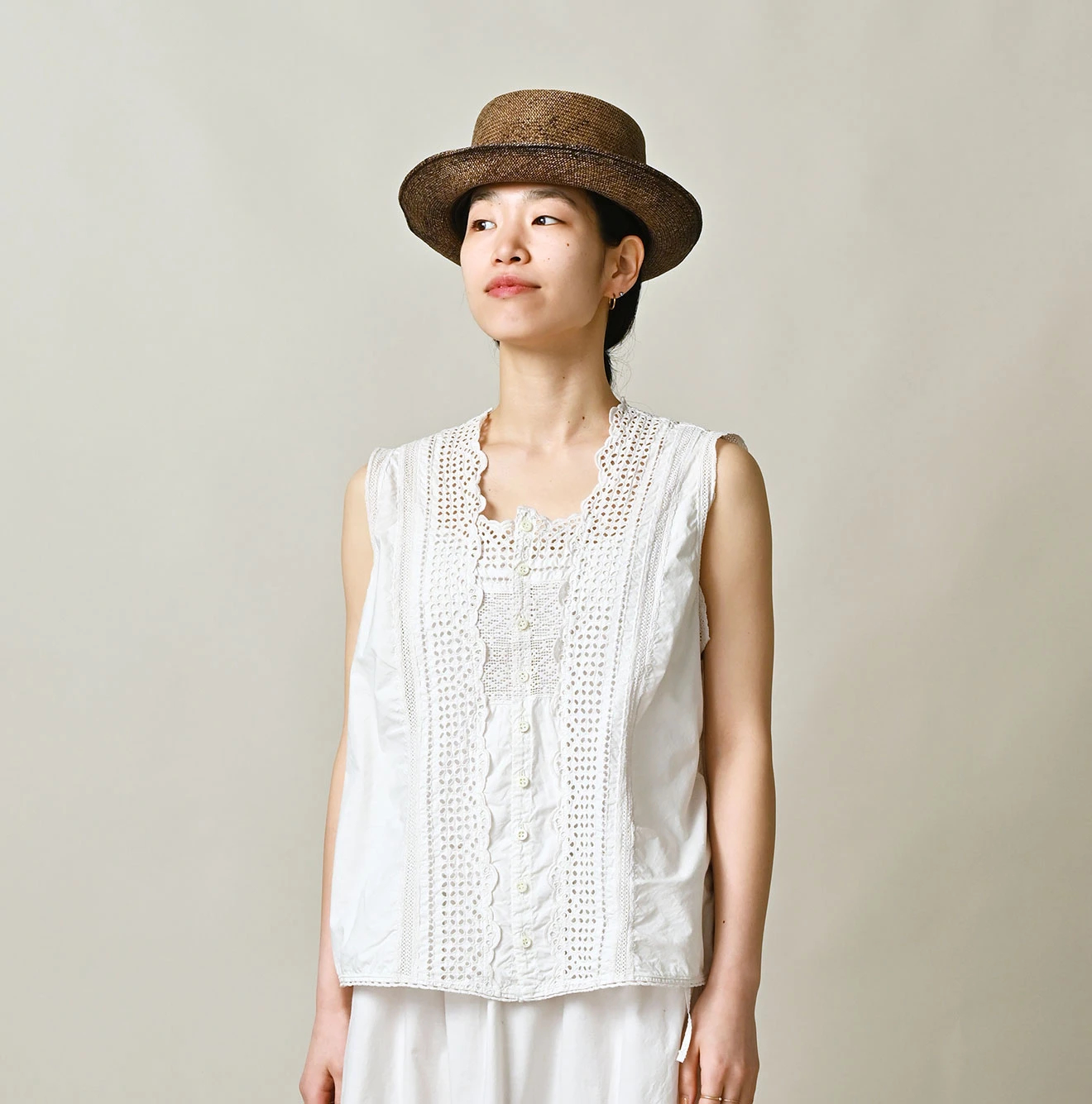 45R(フォーティファイブアール) |バチストカットワークのノースリーブトップ