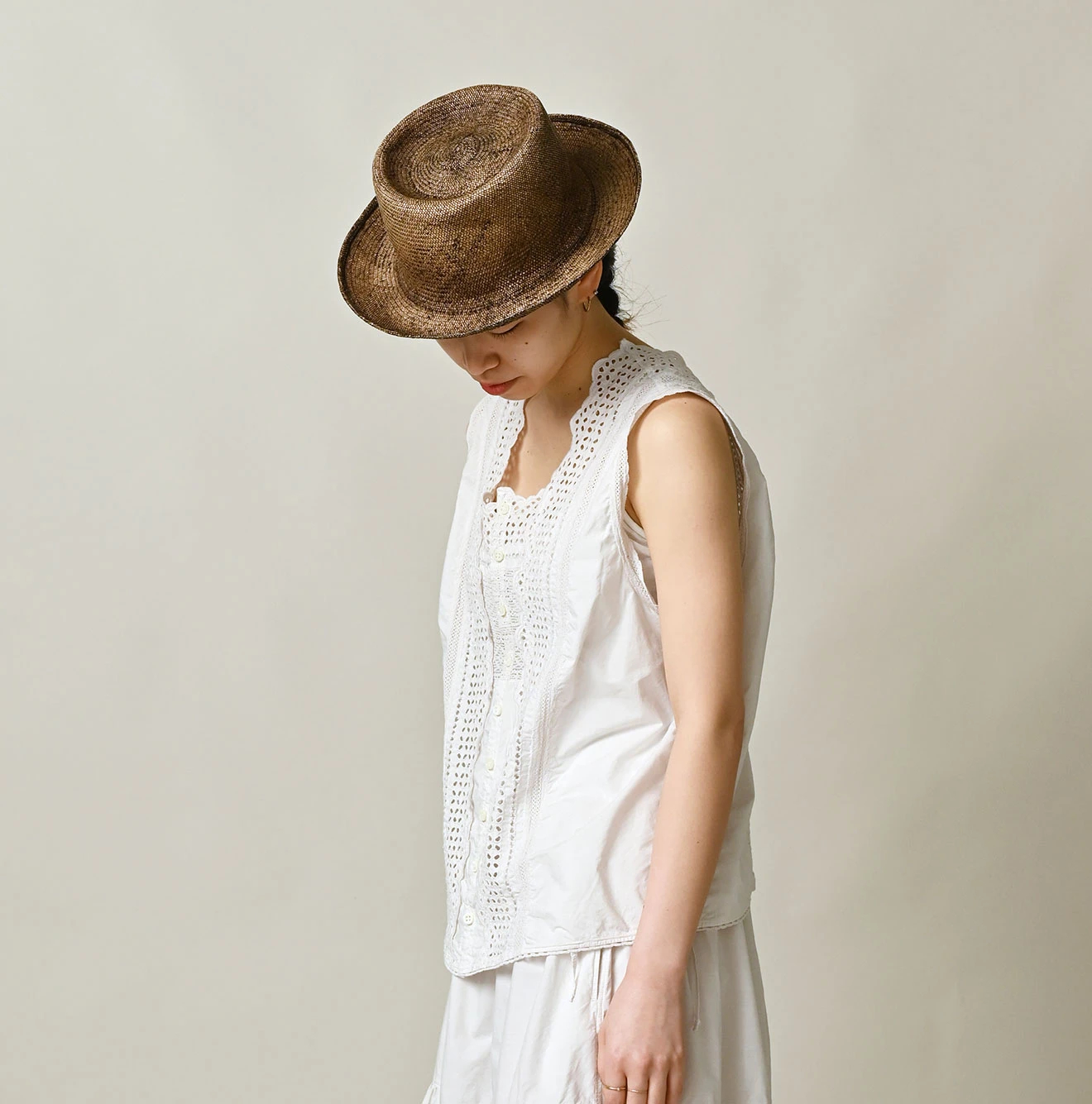 45R(フォーティファイブアール) |バチストカットワークのノースリーブトップ