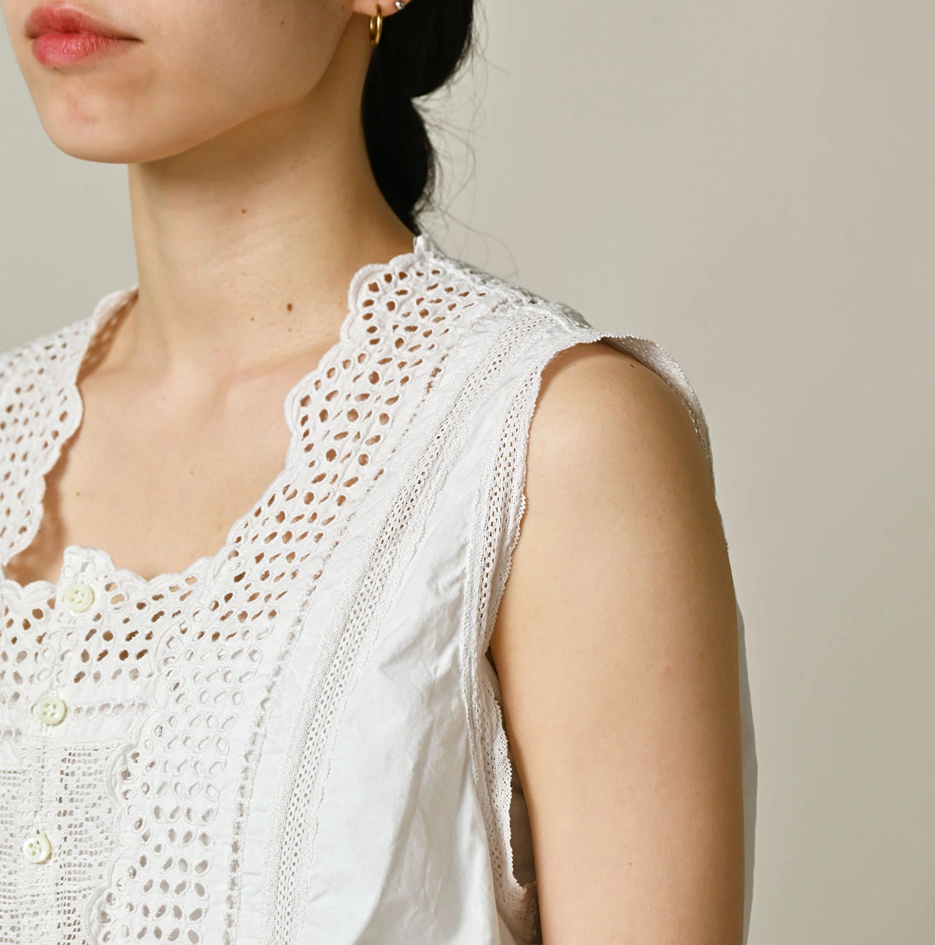 45R(フォーティファイブアール) |バチストカットワークのノースリーブトップ