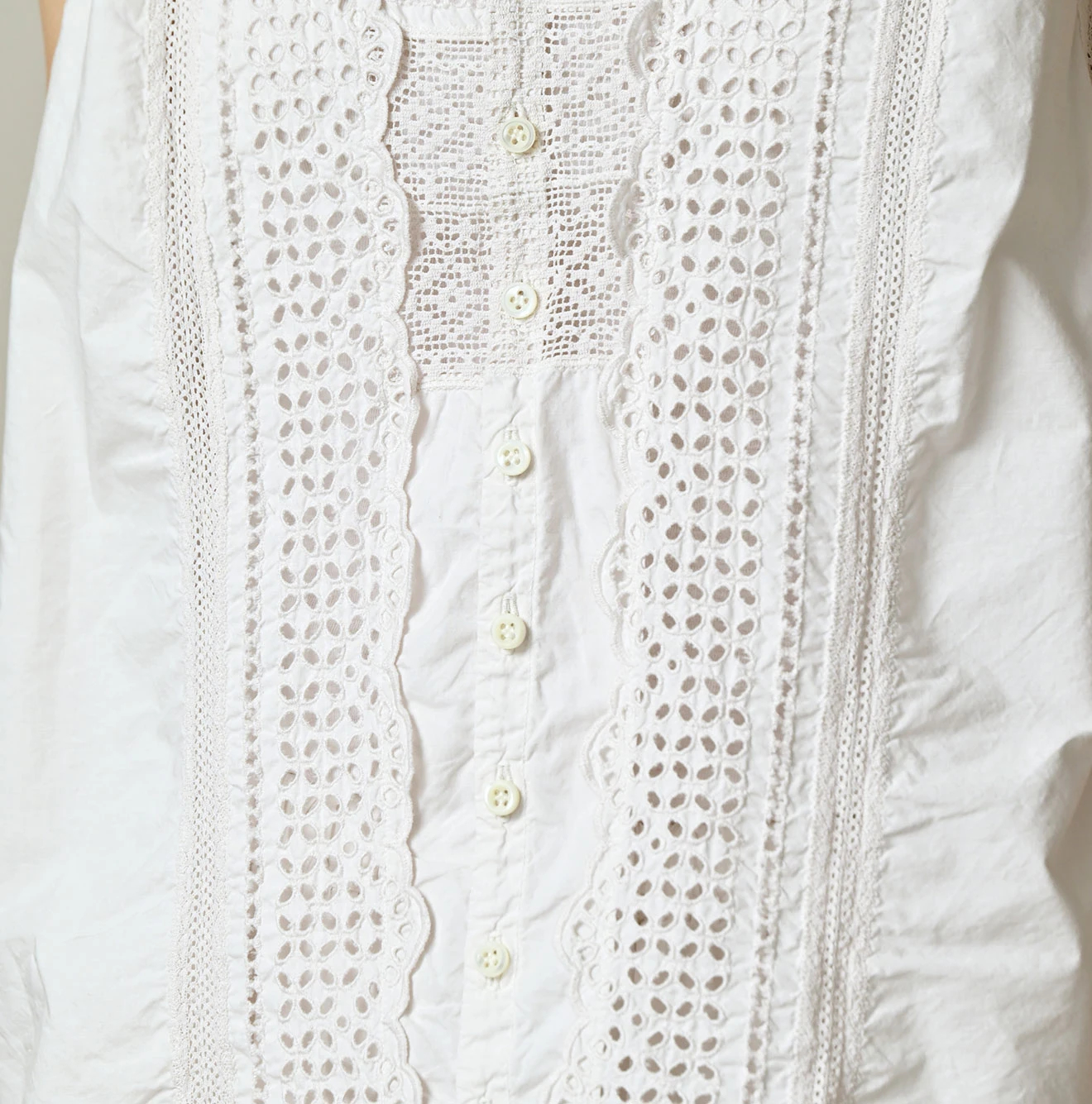 45R(フォーティファイブアール) |バチストカットワークのノースリーブトップ