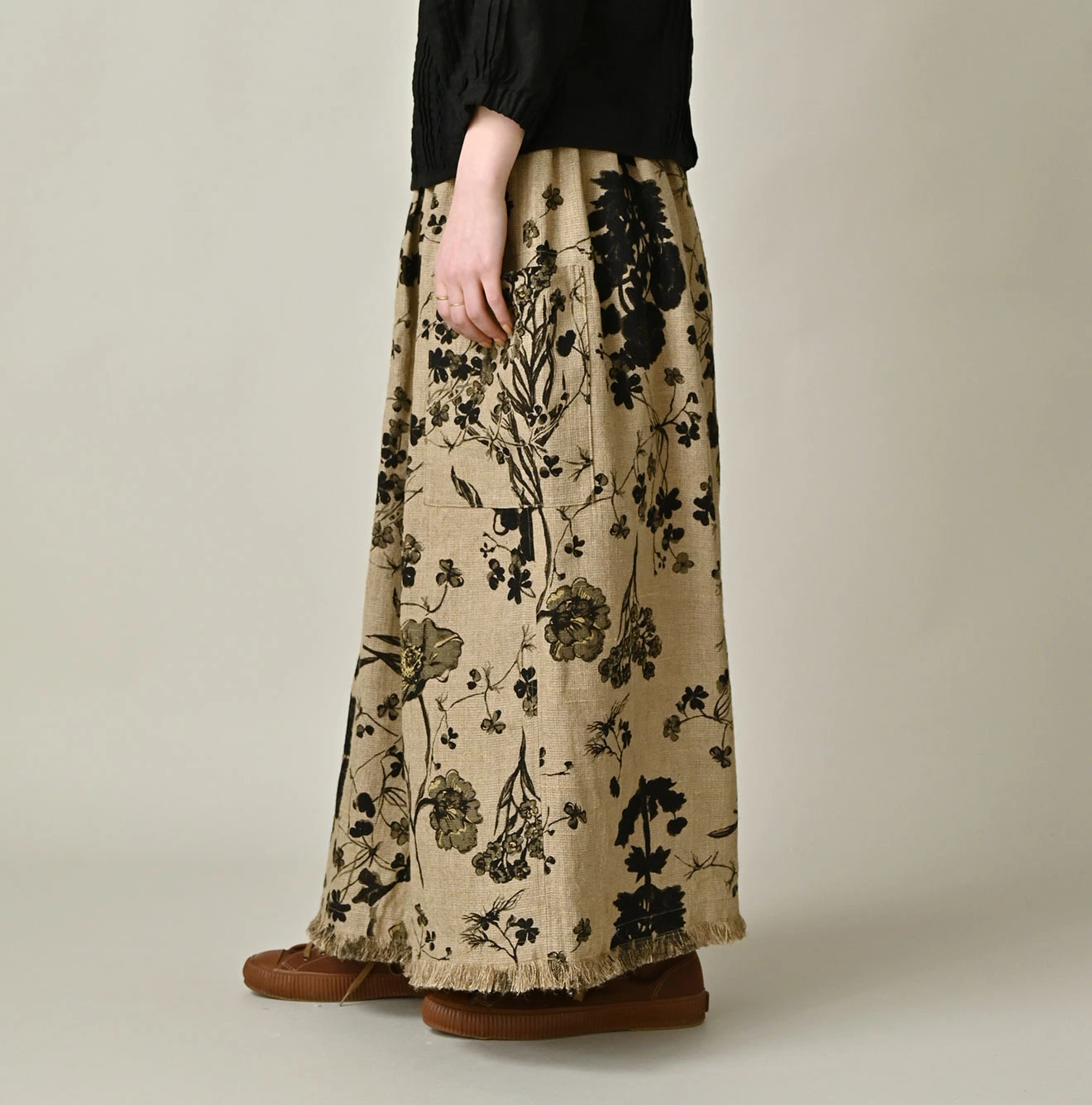 45R(フォーティファイブアール) |ギマゴザダックリンネルプリントのイージーエプロンスカート