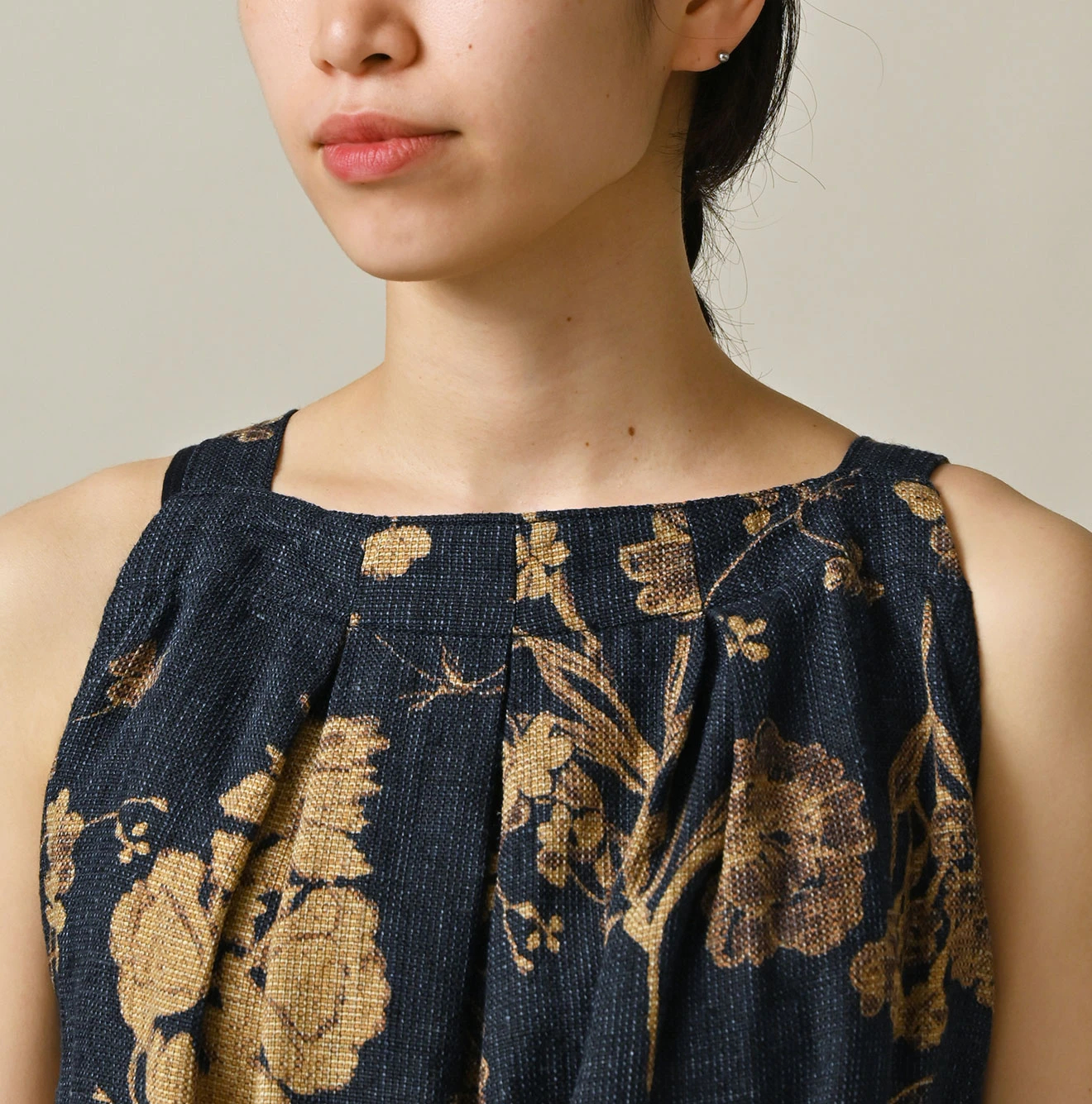 45R(フォーティファイブアール) |ギマゴザダックリンネルプリントのタックタックドレス（インディゴ）