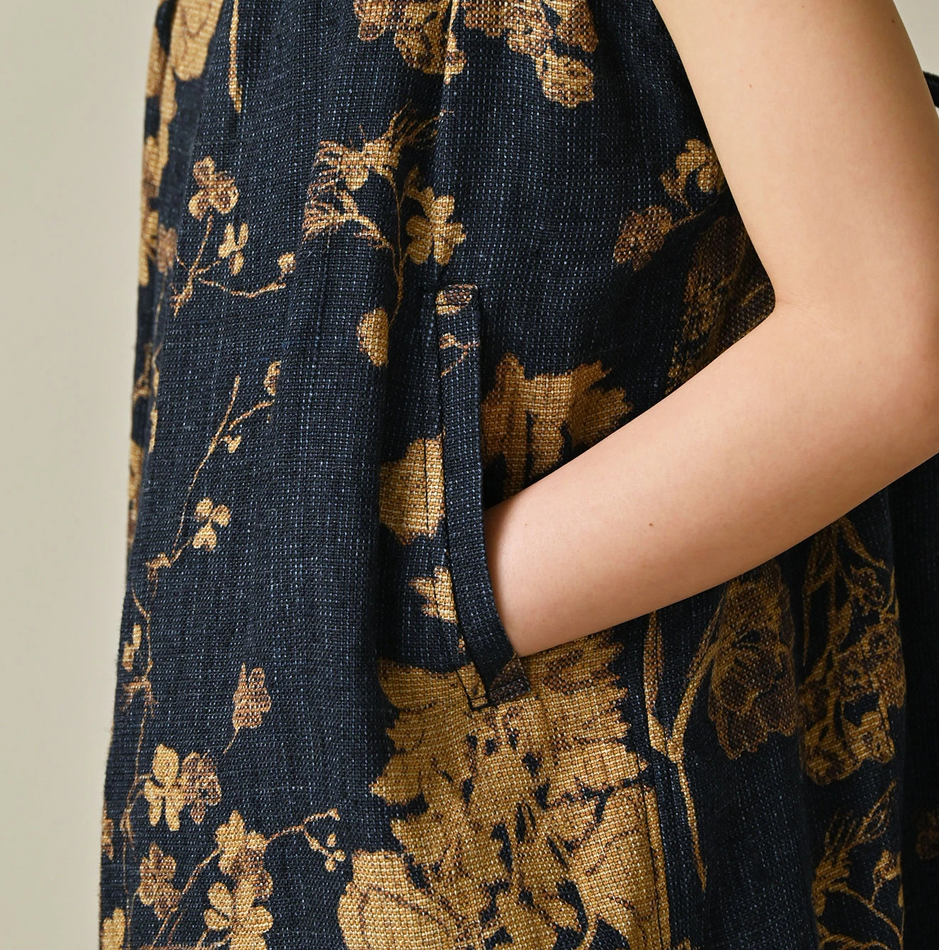 45R(フォーティファイブアール) |ギマゴザダックリンネルプリントのタックタックドレス（インディゴ）