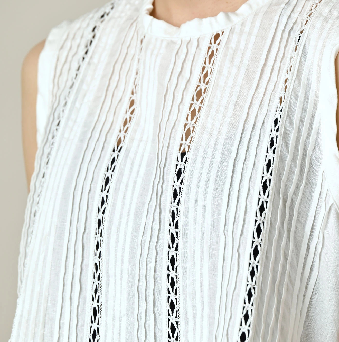 45R(フォーティファイブアール) |リネンのピンタックレースノースリーブトップ