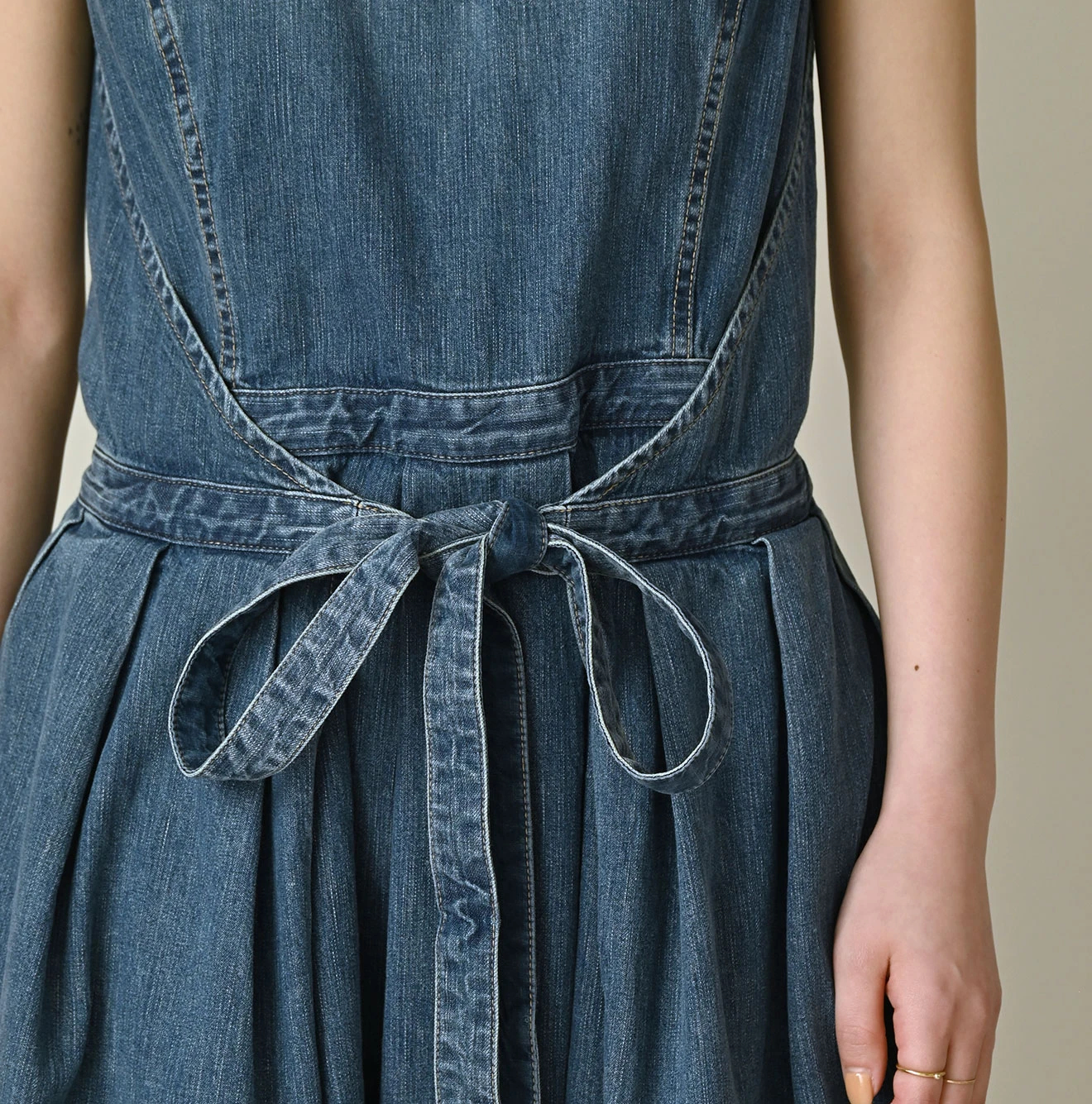 45R(フォーティファイブアール) |麦比古デニムのラップドレス（淡）