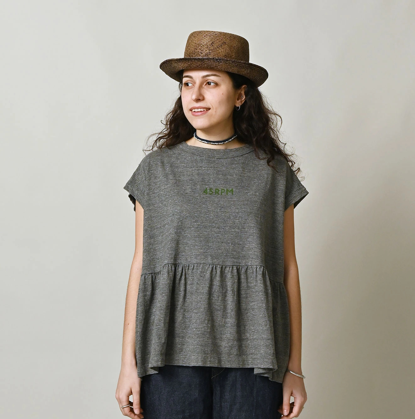 45R(フォーティファイブアール) |ピッコロゴプリントのギャザーＭキャミ（トップ）