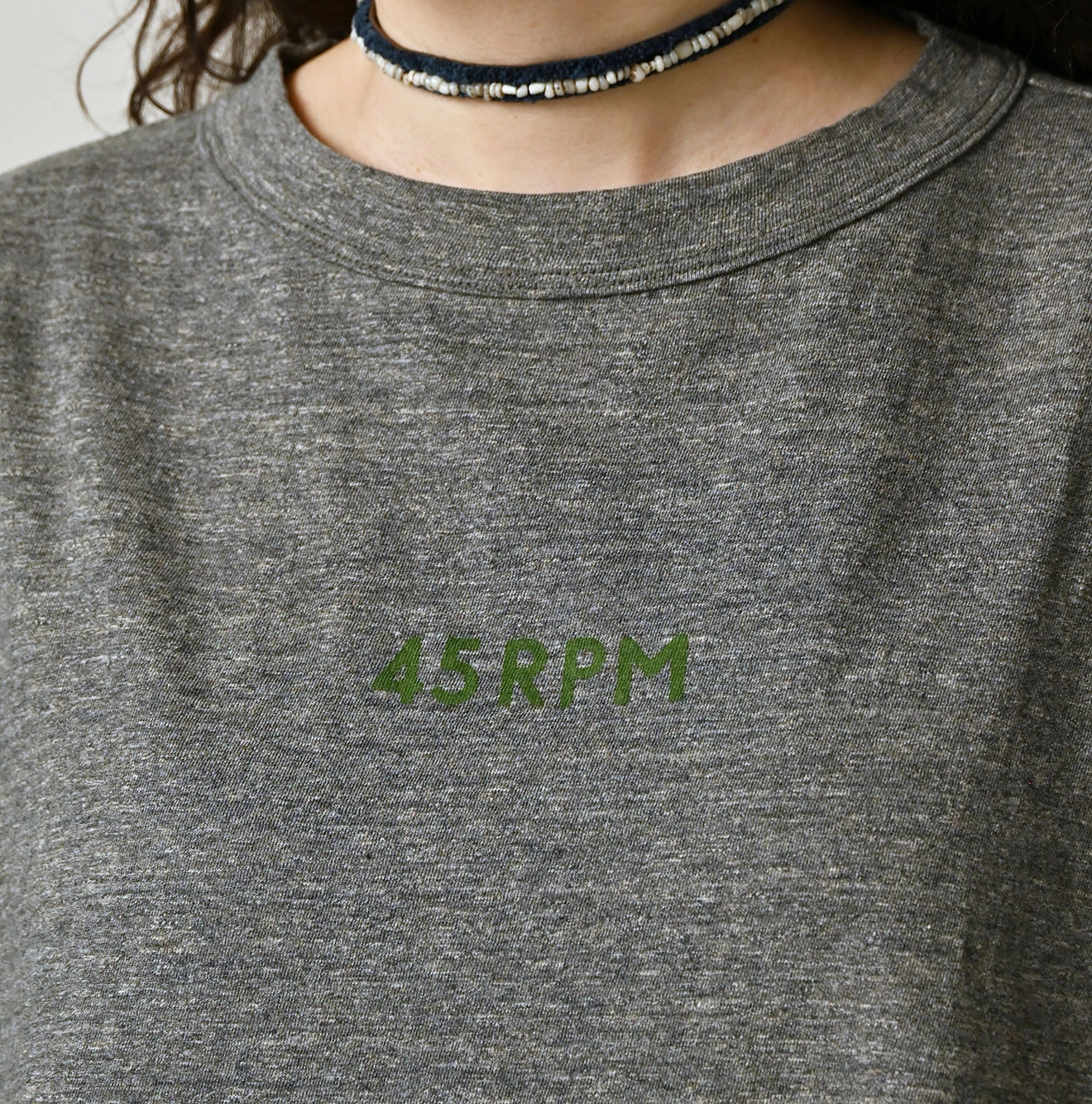 45R(フォーティファイブアール) |ピッコロゴプリントのギャザーＭキャミ（トップ）