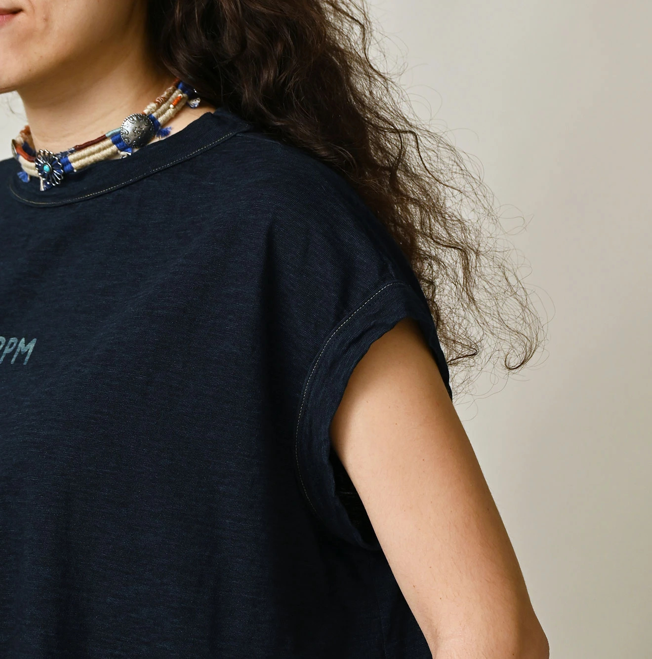 45R(フォーティファイブアール) |ピッコロゴプリントのギャザーMキャミ（インディゴ）