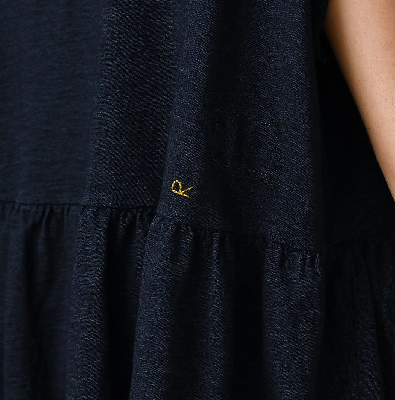 45R(フォーティファイブアール) |ピッコロゴプリントのギャザーMキャミ（インディゴ）