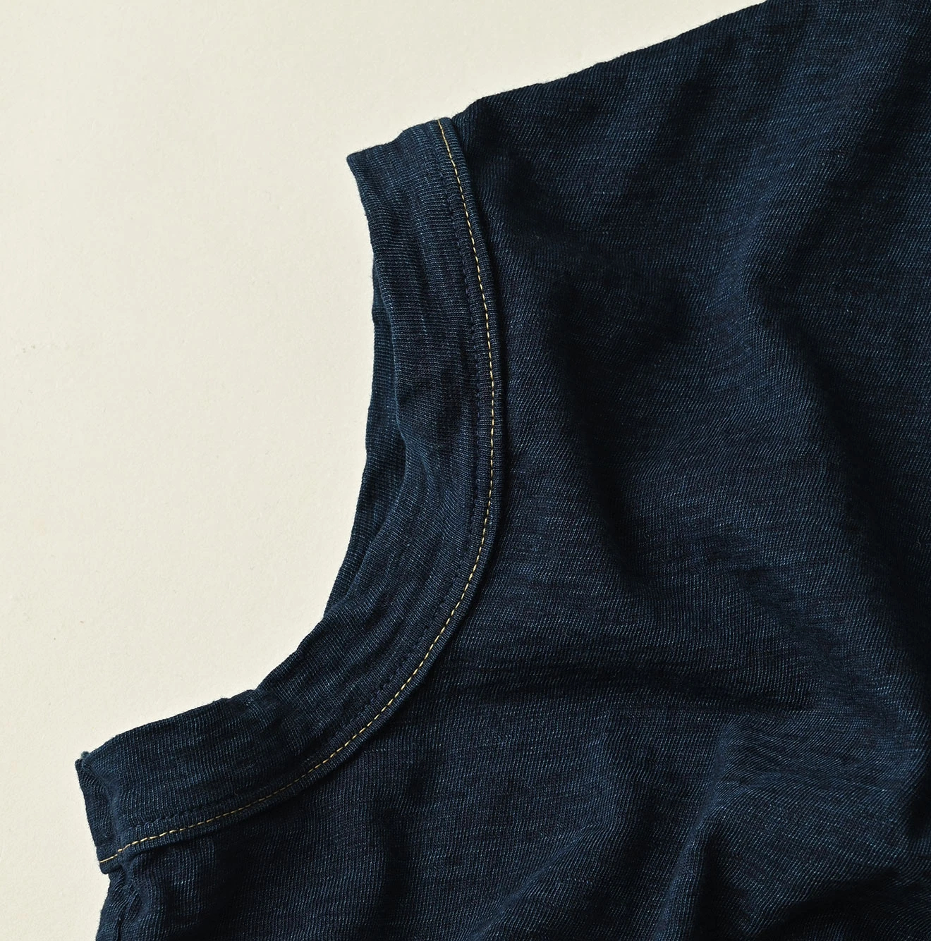 45R(フォーティファイブアール) |ピッコロゴプリントのギャザーMキャミ（インディゴ）