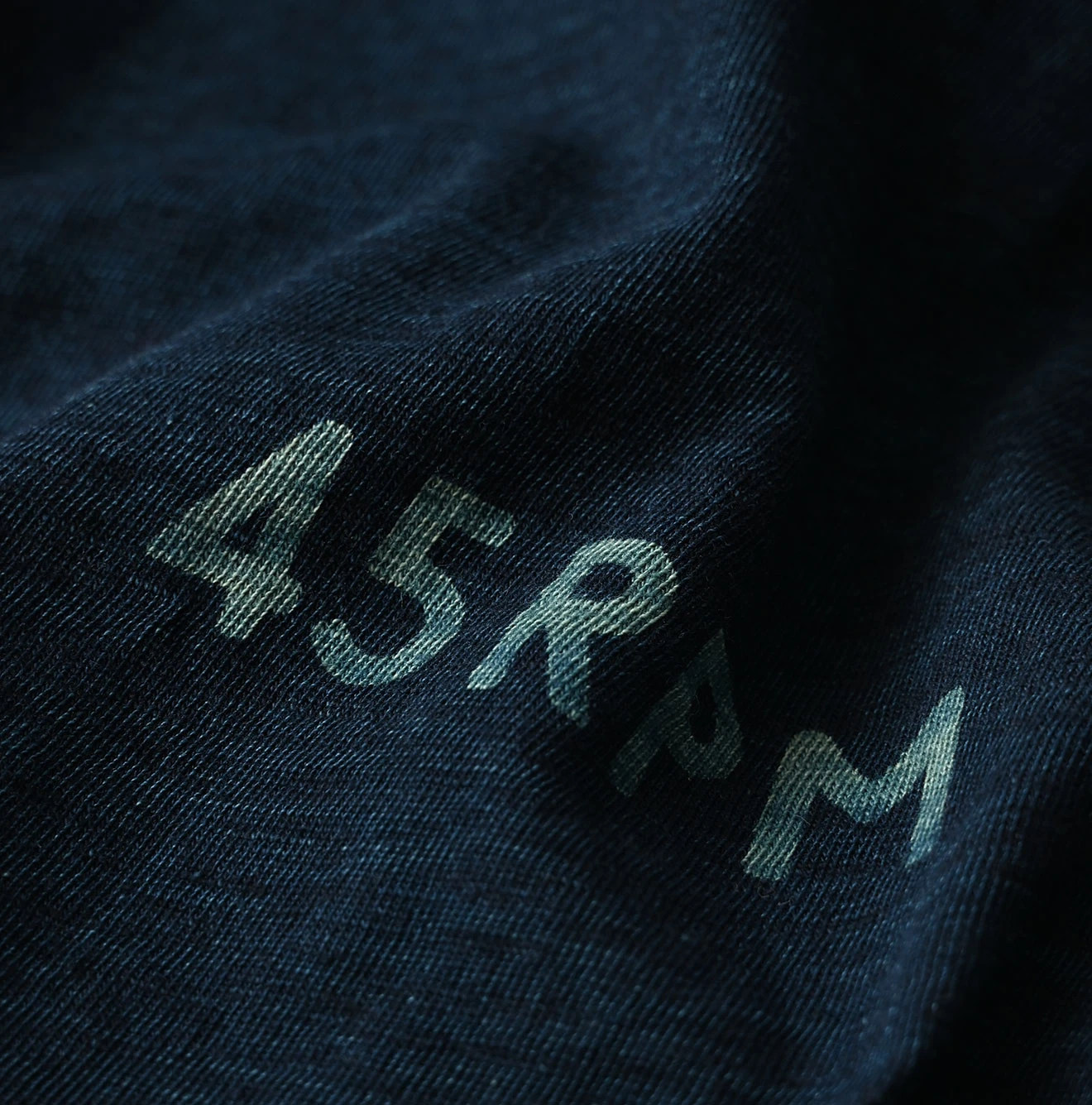 45R(フォーティファイブアール) |ピッコロゴプリントのギャザーMキャミ（インディゴ）