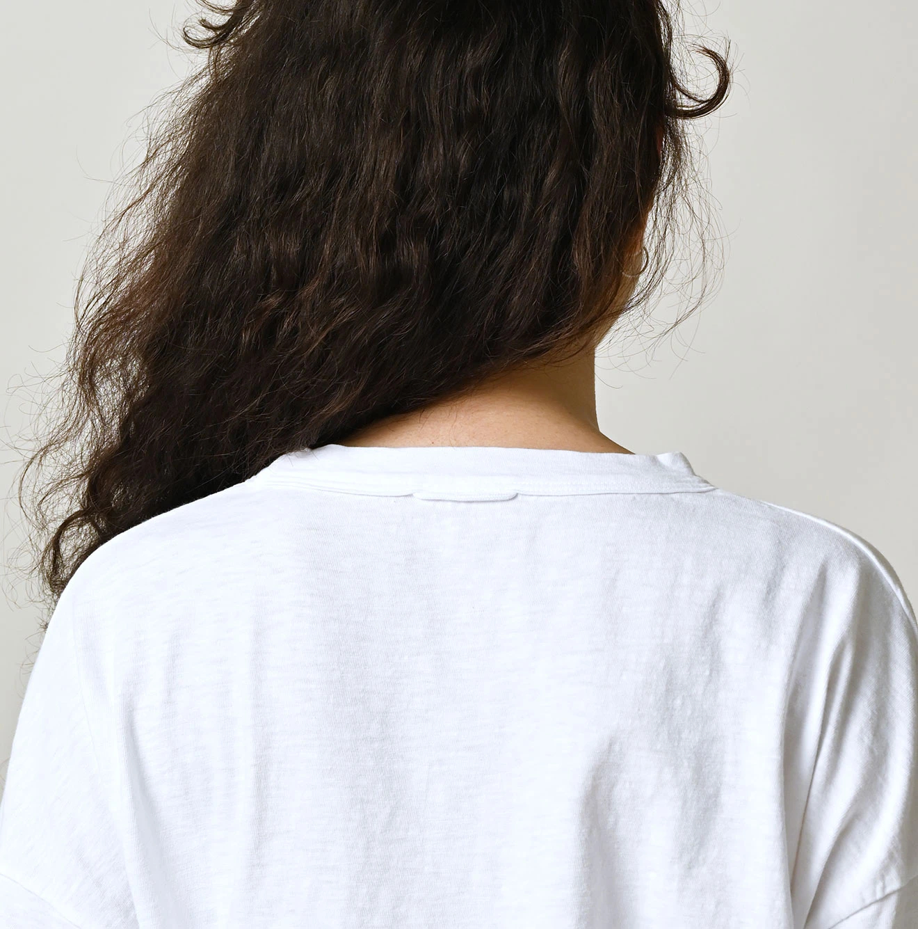 45R(フォーティファイブアール) |細フツラロゴプリントのギャザーMキャミ