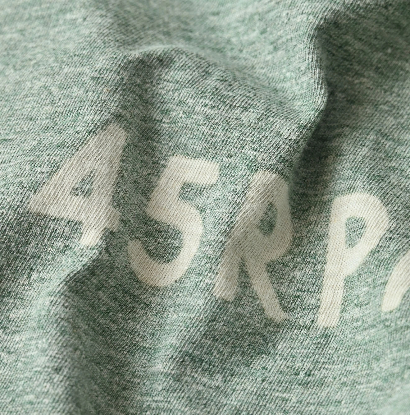 45R（フォーティファイブアール）| 細フツラロゴプリントのギャザーM