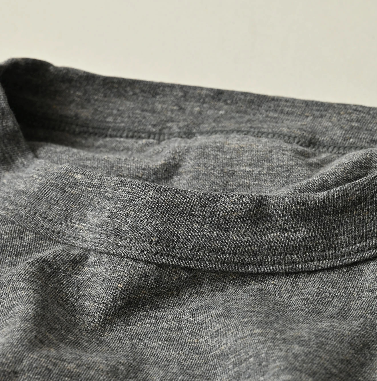 45R(フォーティファイブアール) |ボールドロゴプリントの908オーシャンTシャツ（トップ）