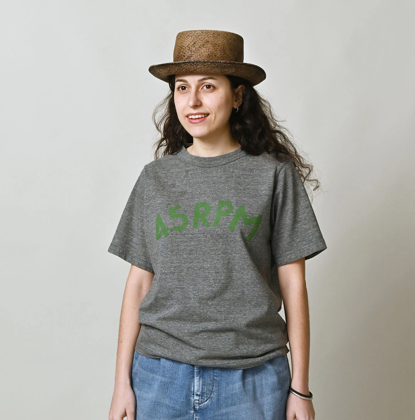 45R(フォーティファイブアール) |ビッグロゴプリントの908Tシャツ（トップ）