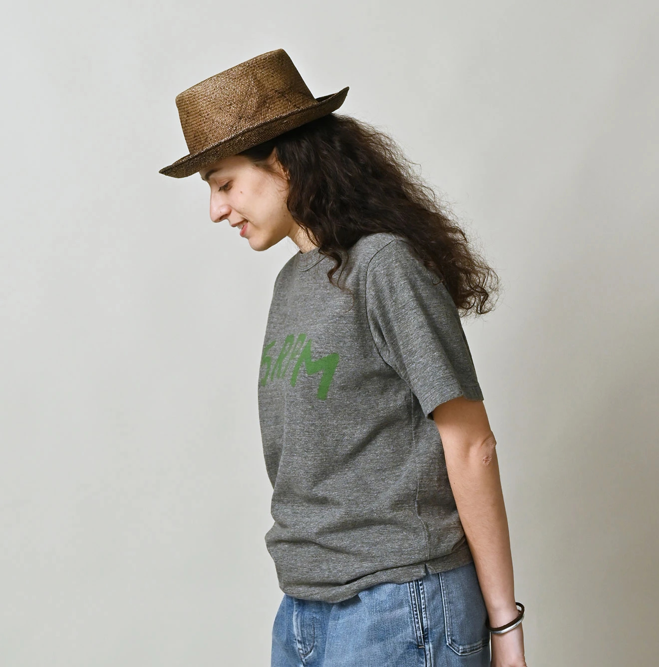 45R(フォーティファイブアール) |ビッグロゴプリントの908Tシャツ（トップ）