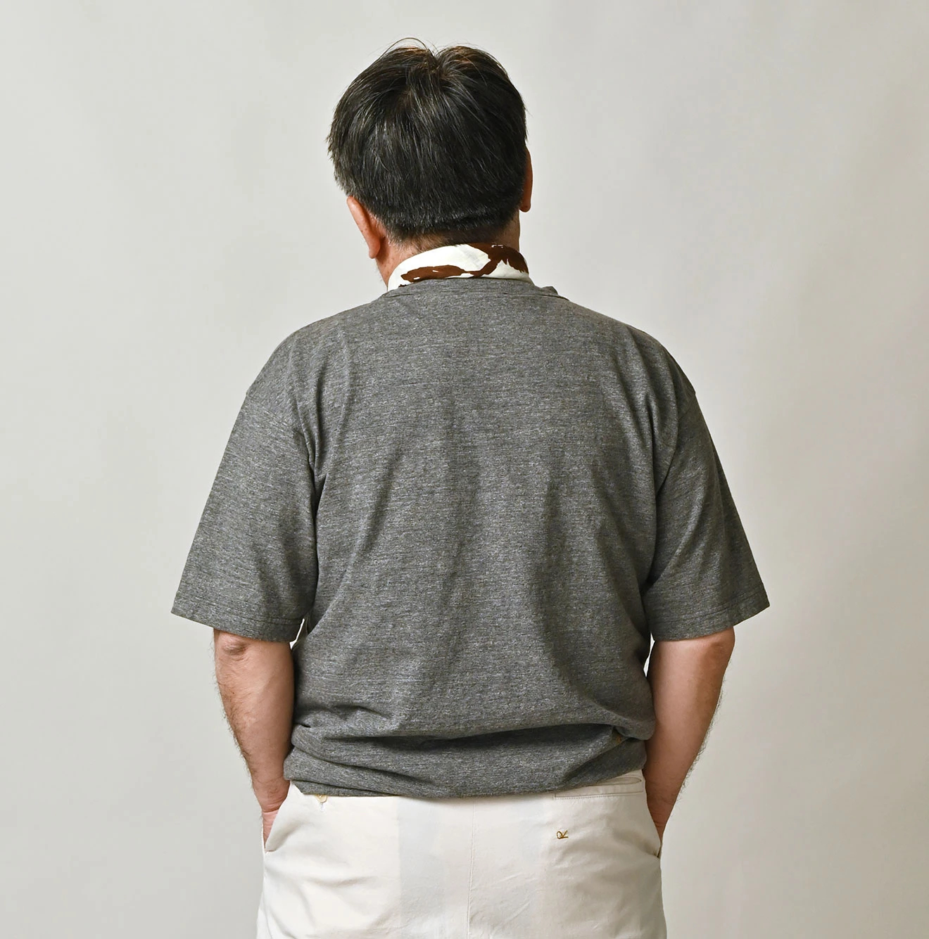 45R(フォーティファイブアール) |ビッグロゴプリントの908Tシャツ（トップ）