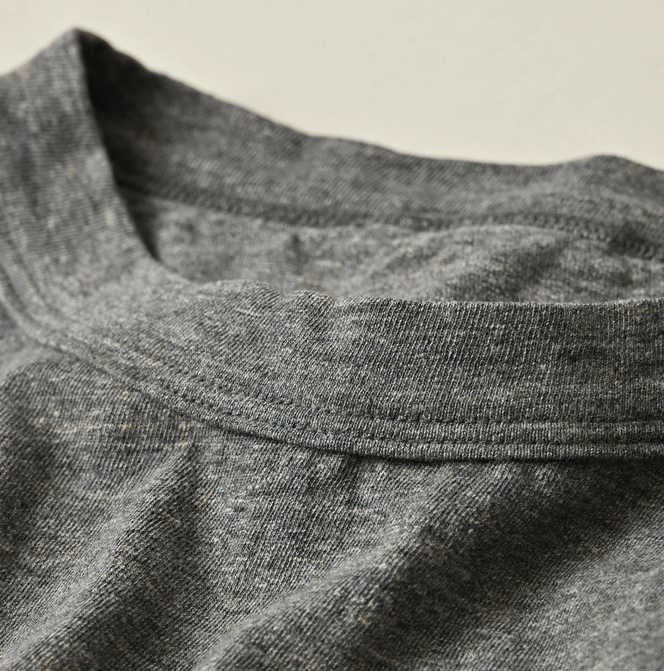 45R(フォーティファイブアール) |ビッグロゴプリントの908Tシャツ（トップ）